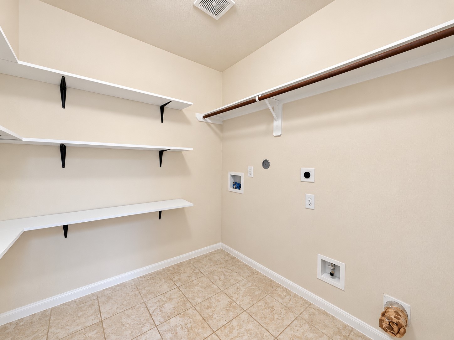 Walk-in Pantry