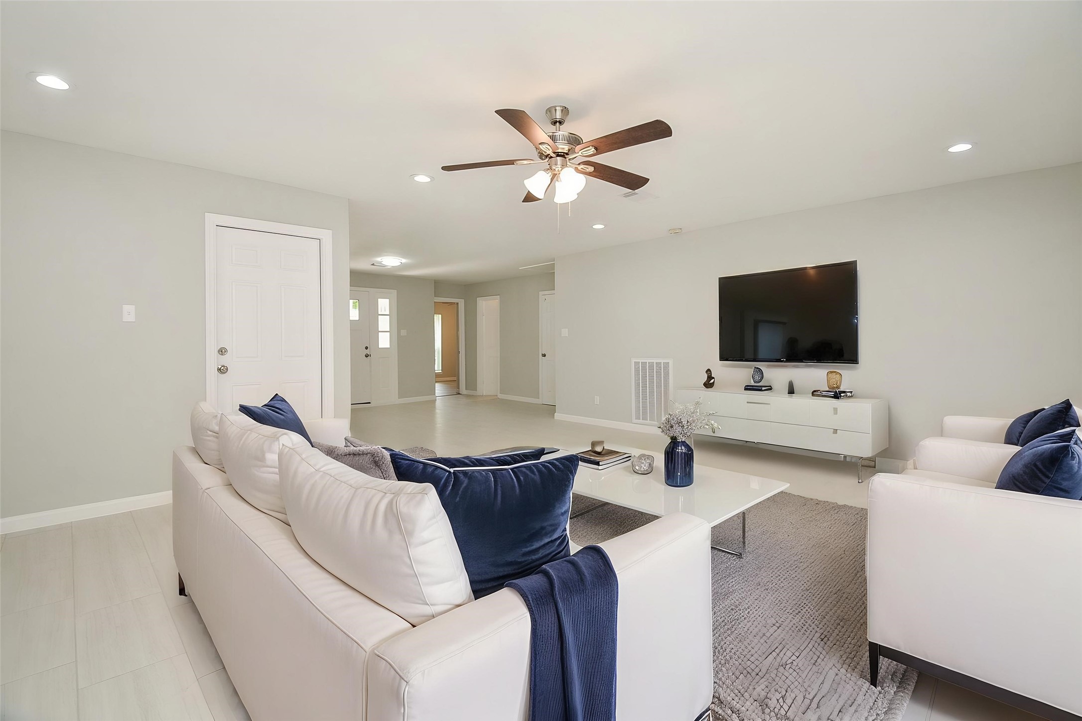Efficient walk room that is perfect for entertaining.