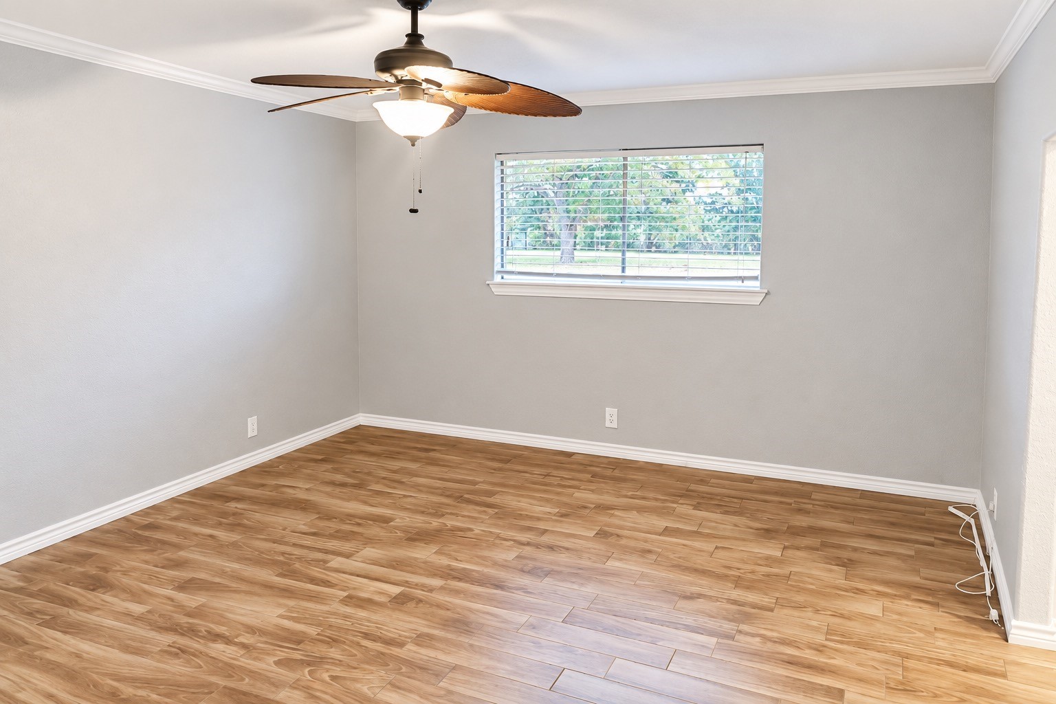 302 County Road 893, Angleton, TX 77515