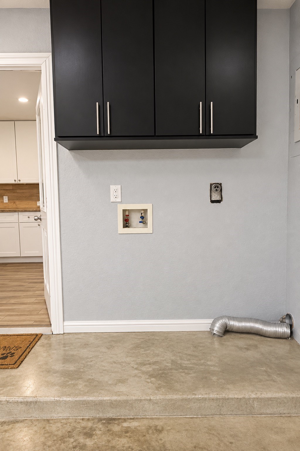 302 County Road 893, Angleton, TX 77515