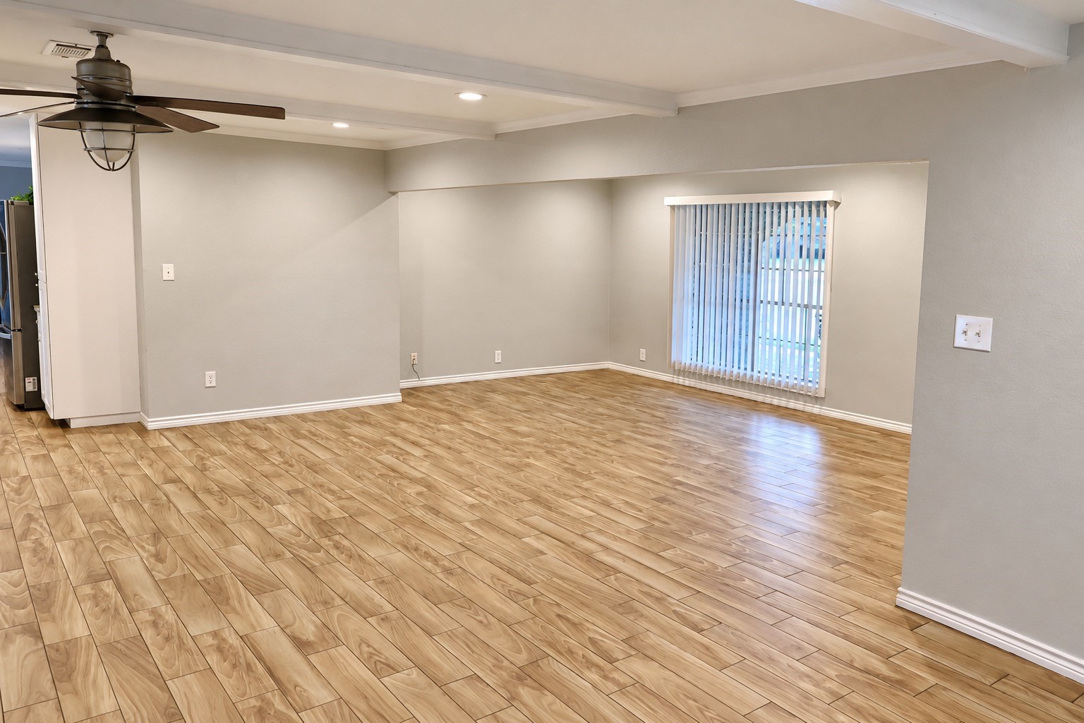 302 County Road 893, Angleton, TX 77515