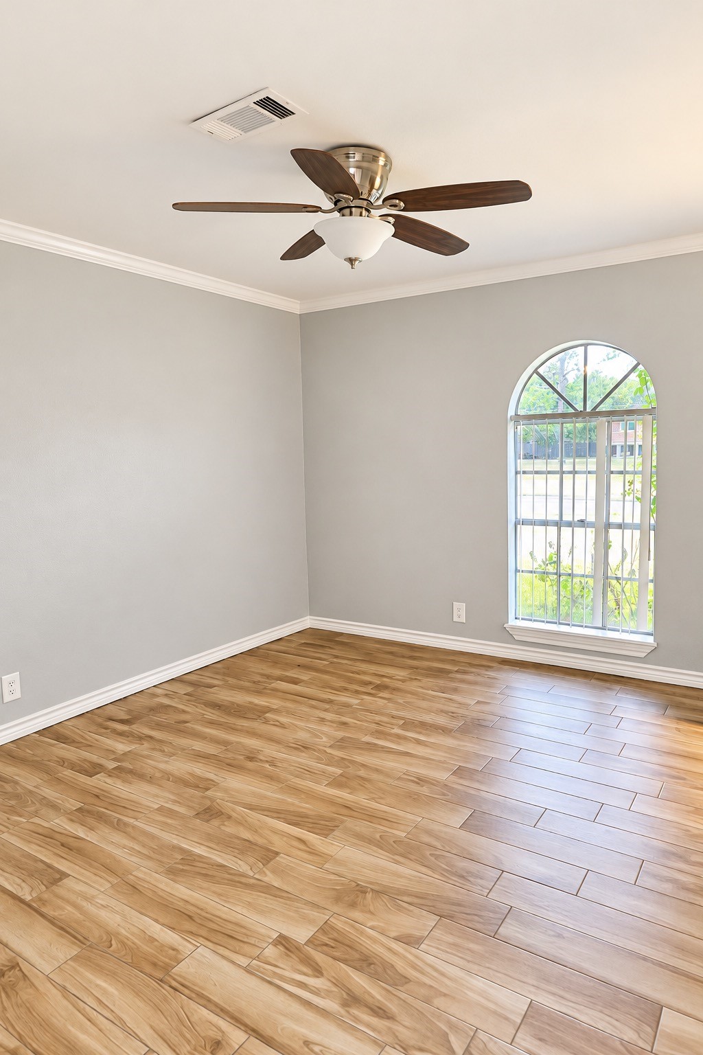 302 County Road 893, Angleton, TX 77515