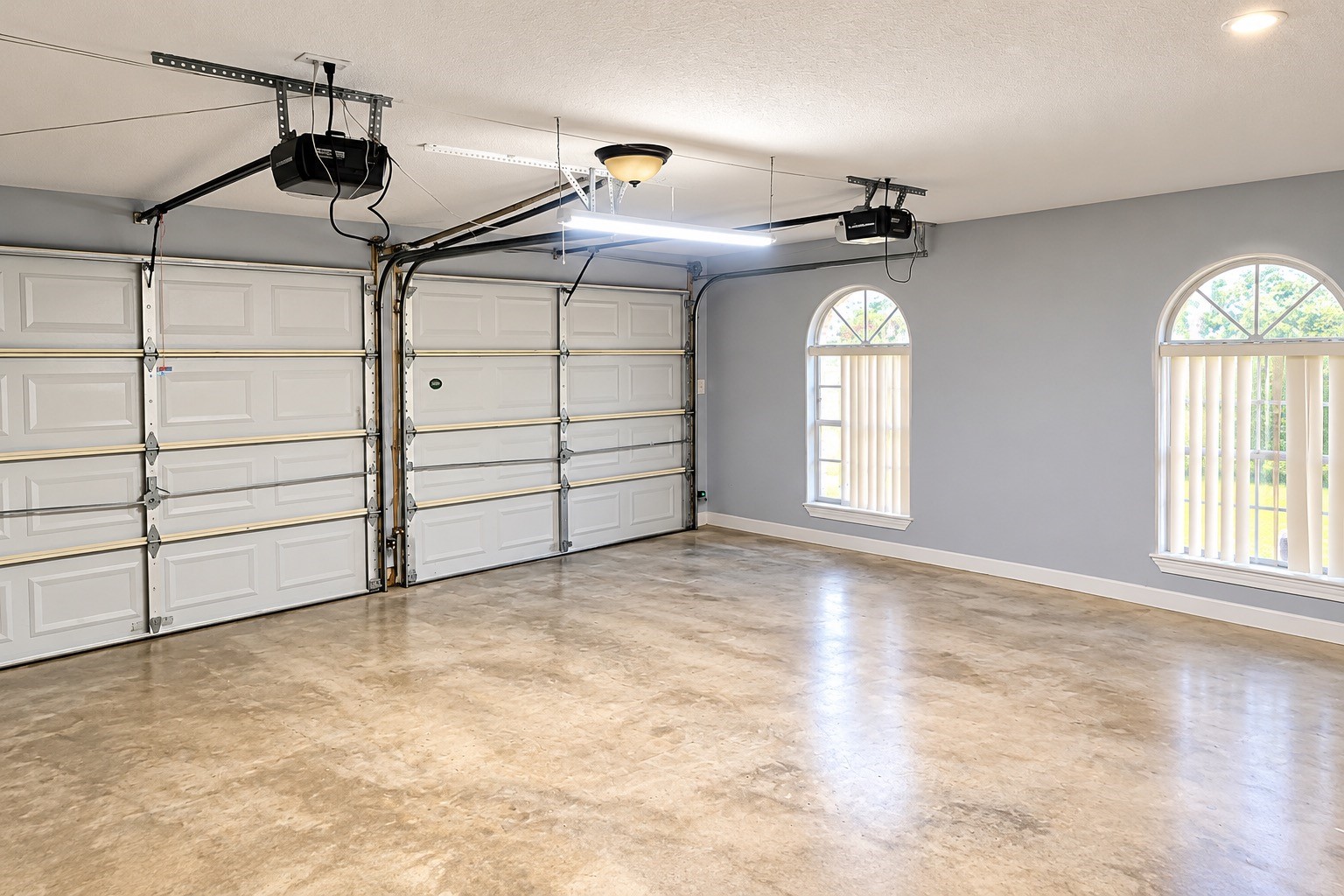 302 County Road 893, Angleton, TX 77515