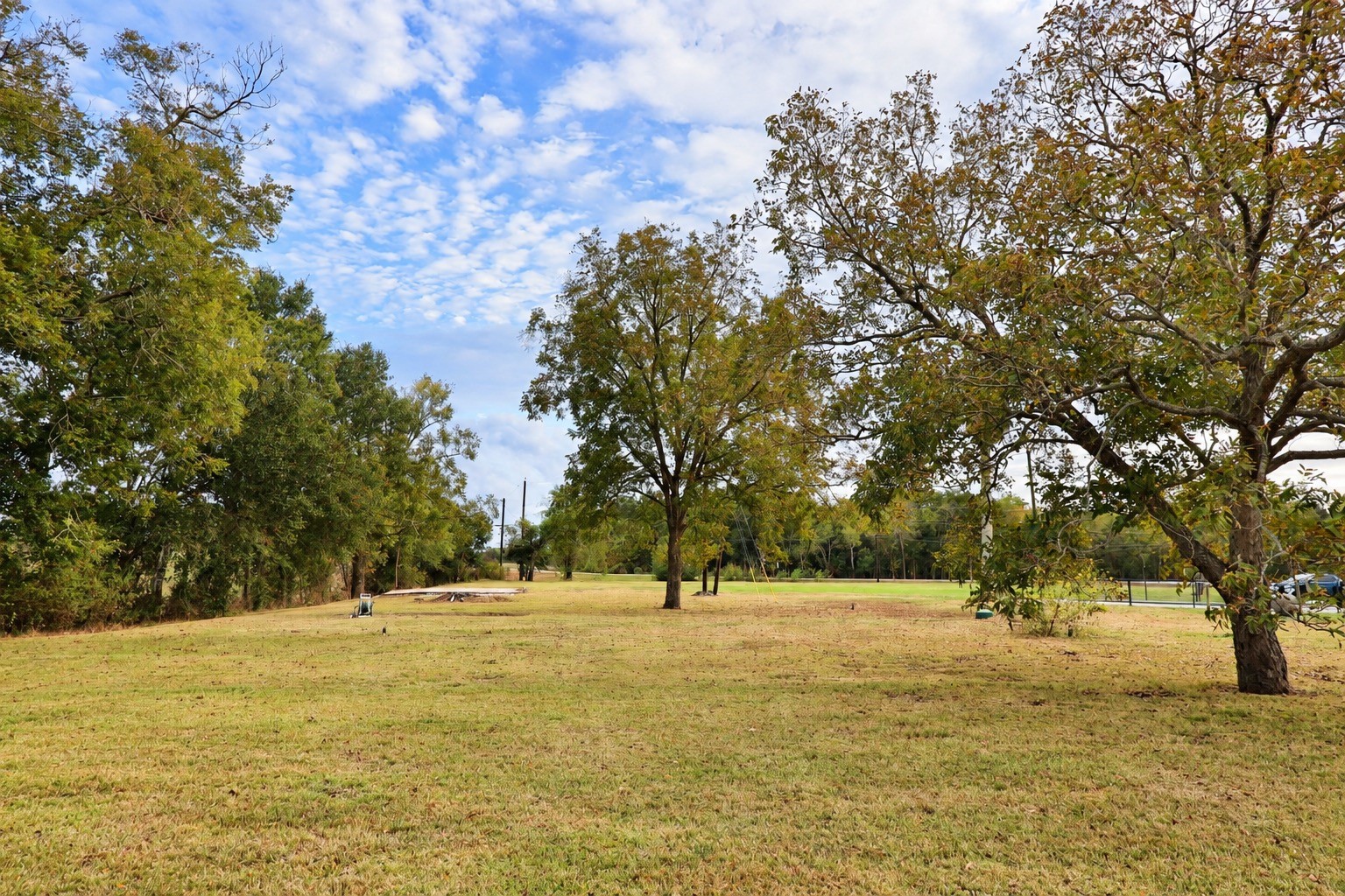 302 County Road 893, Angleton, TX 77515