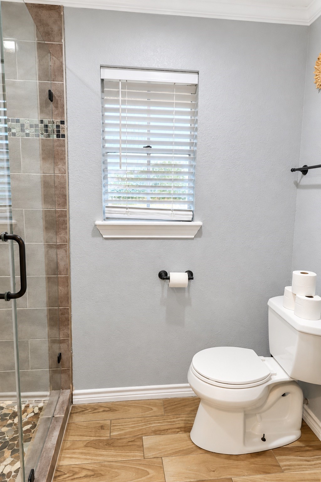 302 County Road 893, Angleton, TX 77515
