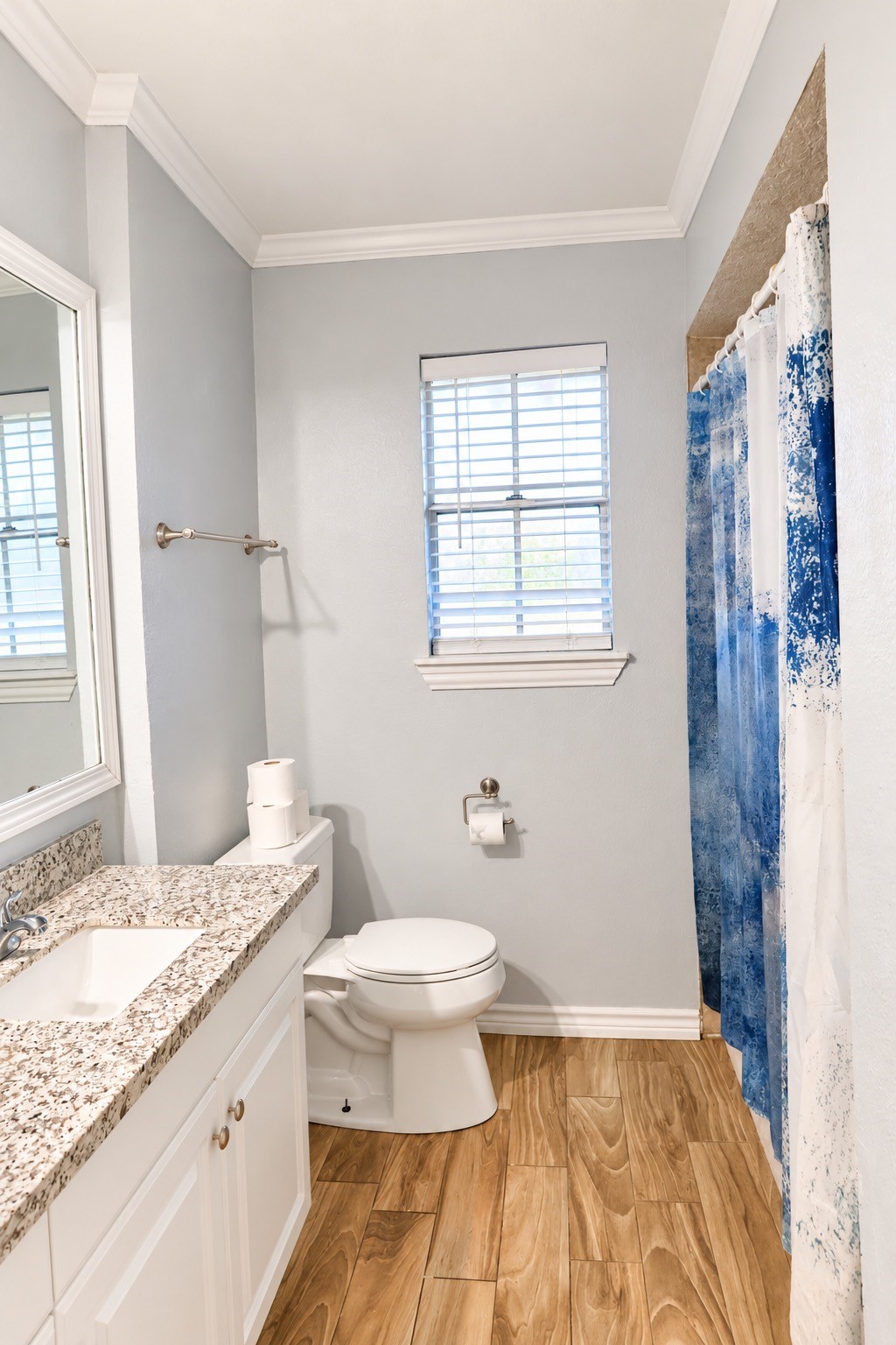 302 County Road 893, Angleton, TX 77515