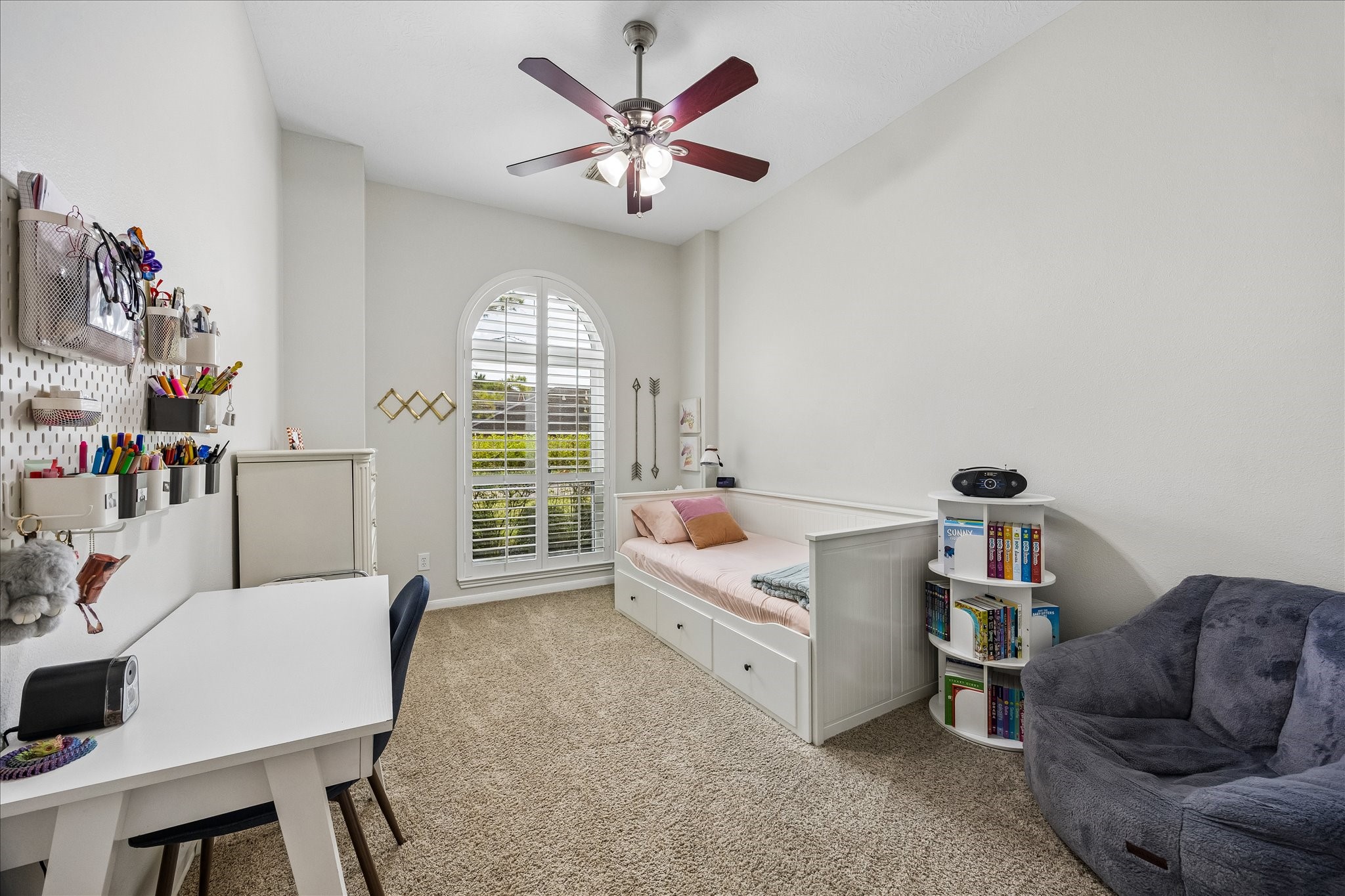 Bright, welcoming, and wonderfully versatile! This spacious secondary bedroom offers plenty of natural light and room to make it your own, whether creating a restful retreat or a space that reflects your personal style.