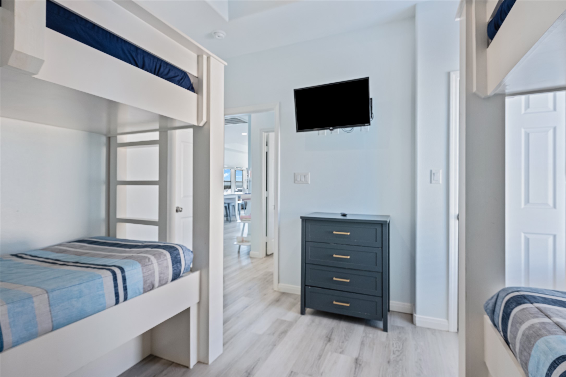 992 Hilton Head, Gilchrist, TX 77617