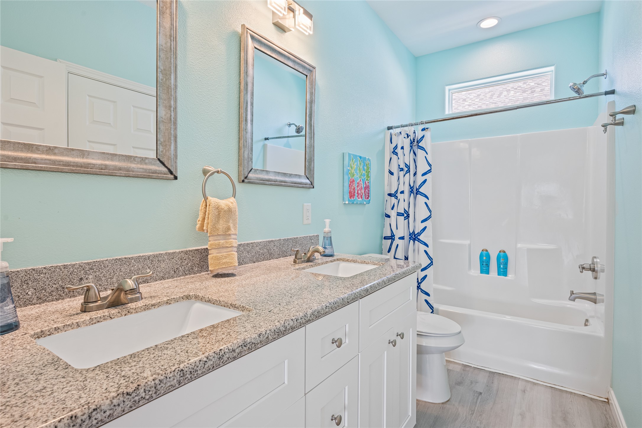 992 Hilton Head, Gilchrist, TX 77617