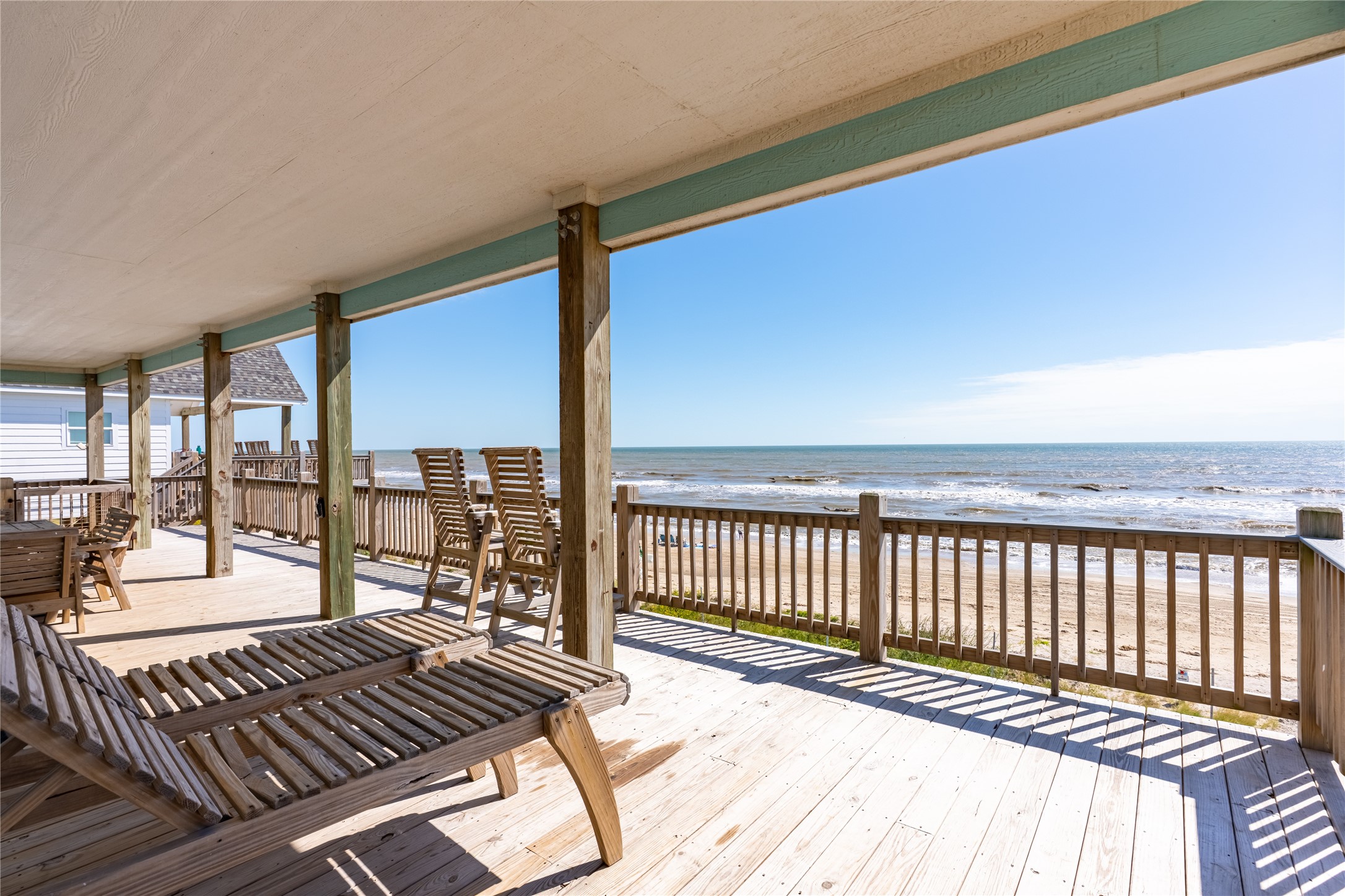 992 Hilton Head, Gilchrist, TX 77617