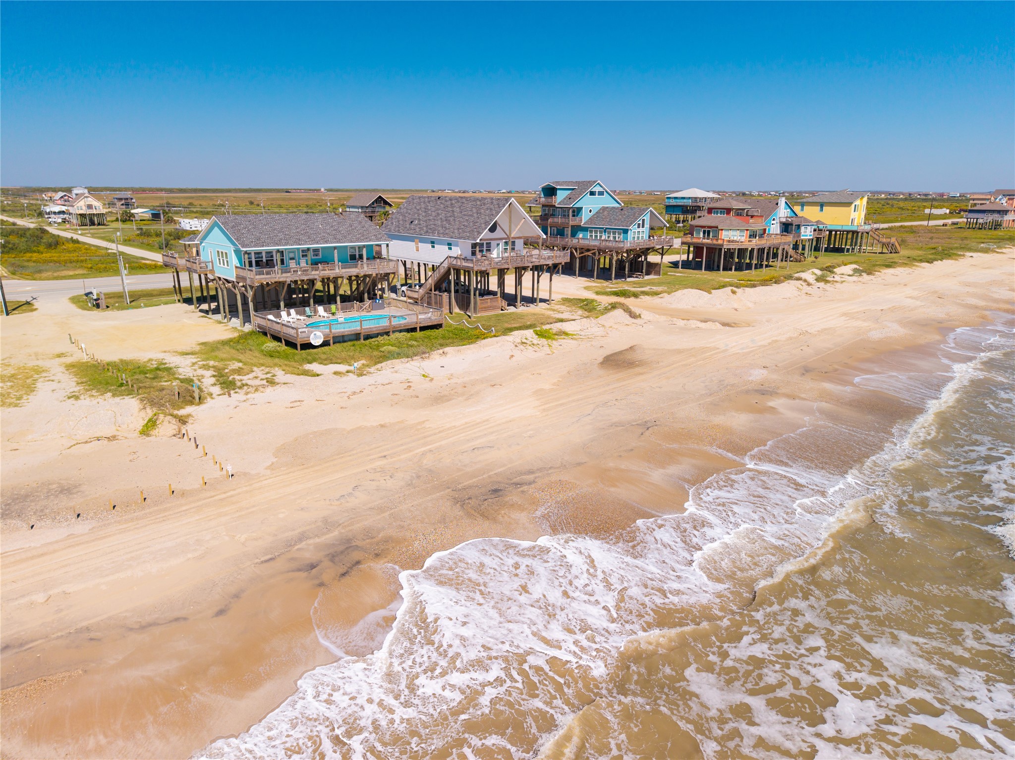 992 Hilton Head, Gilchrist, TX 77617