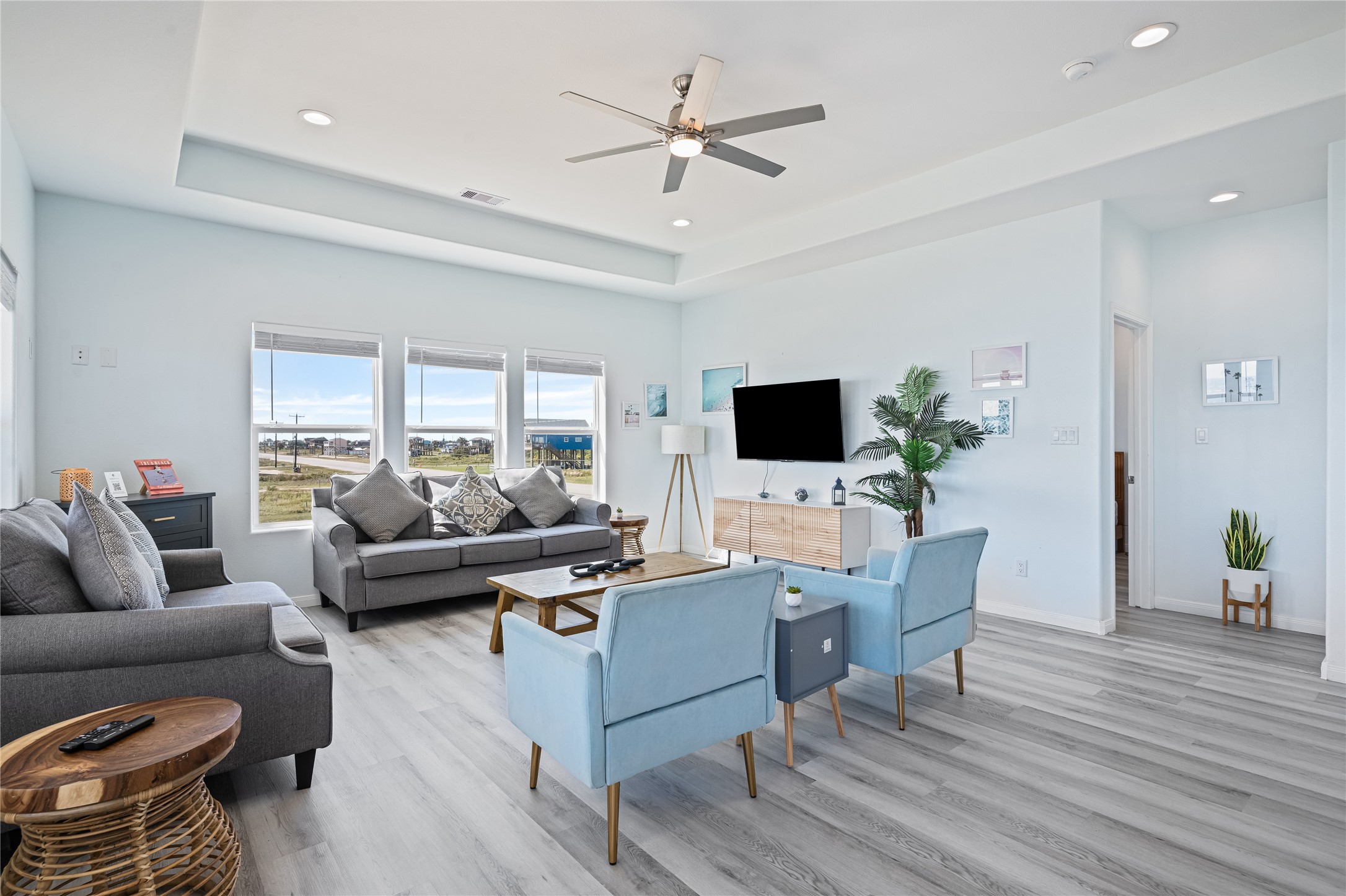 992 Hilton Head, Gilchrist, TX 77617