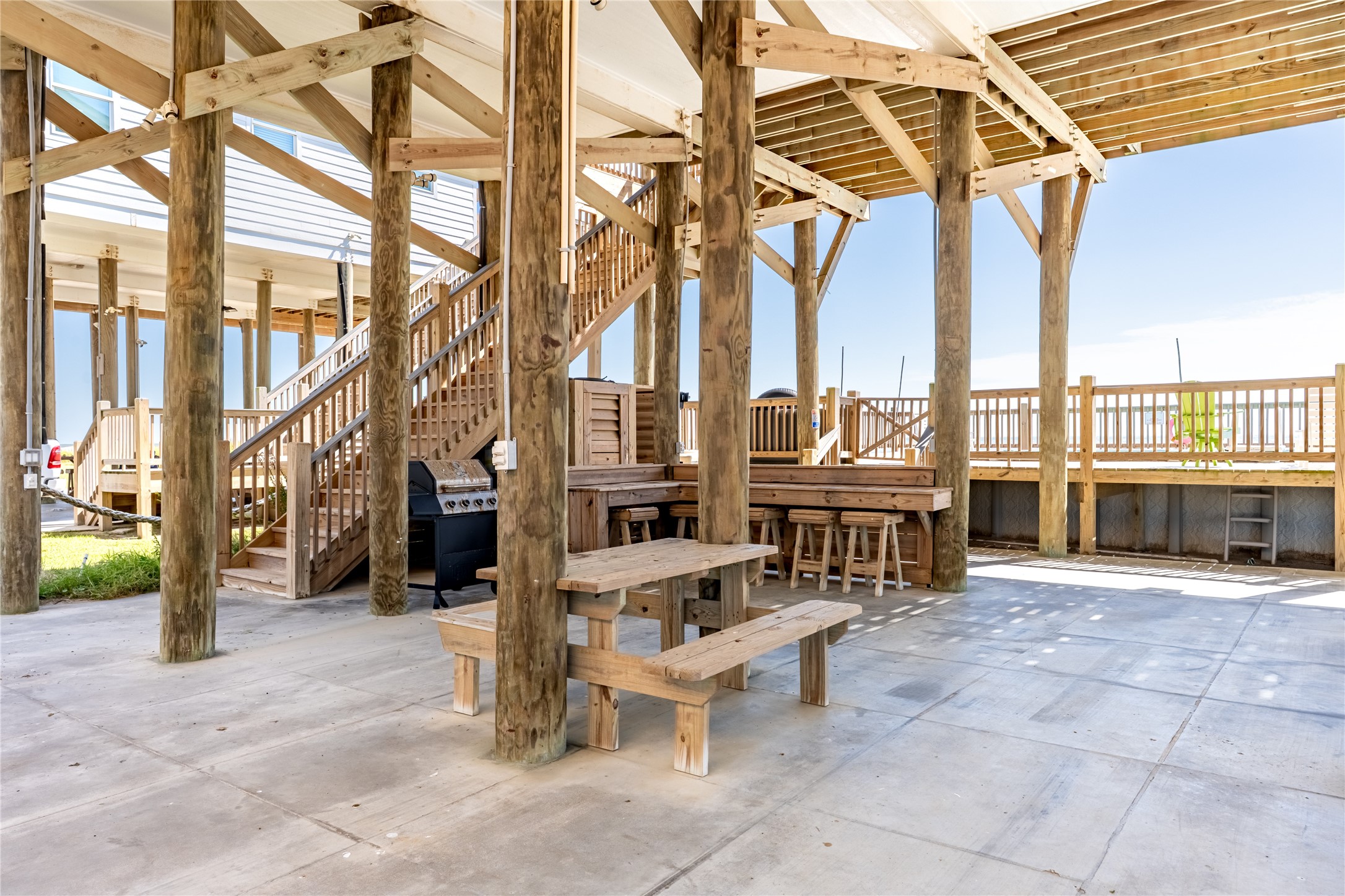 992 Hilton Head, Gilchrist, TX 77617