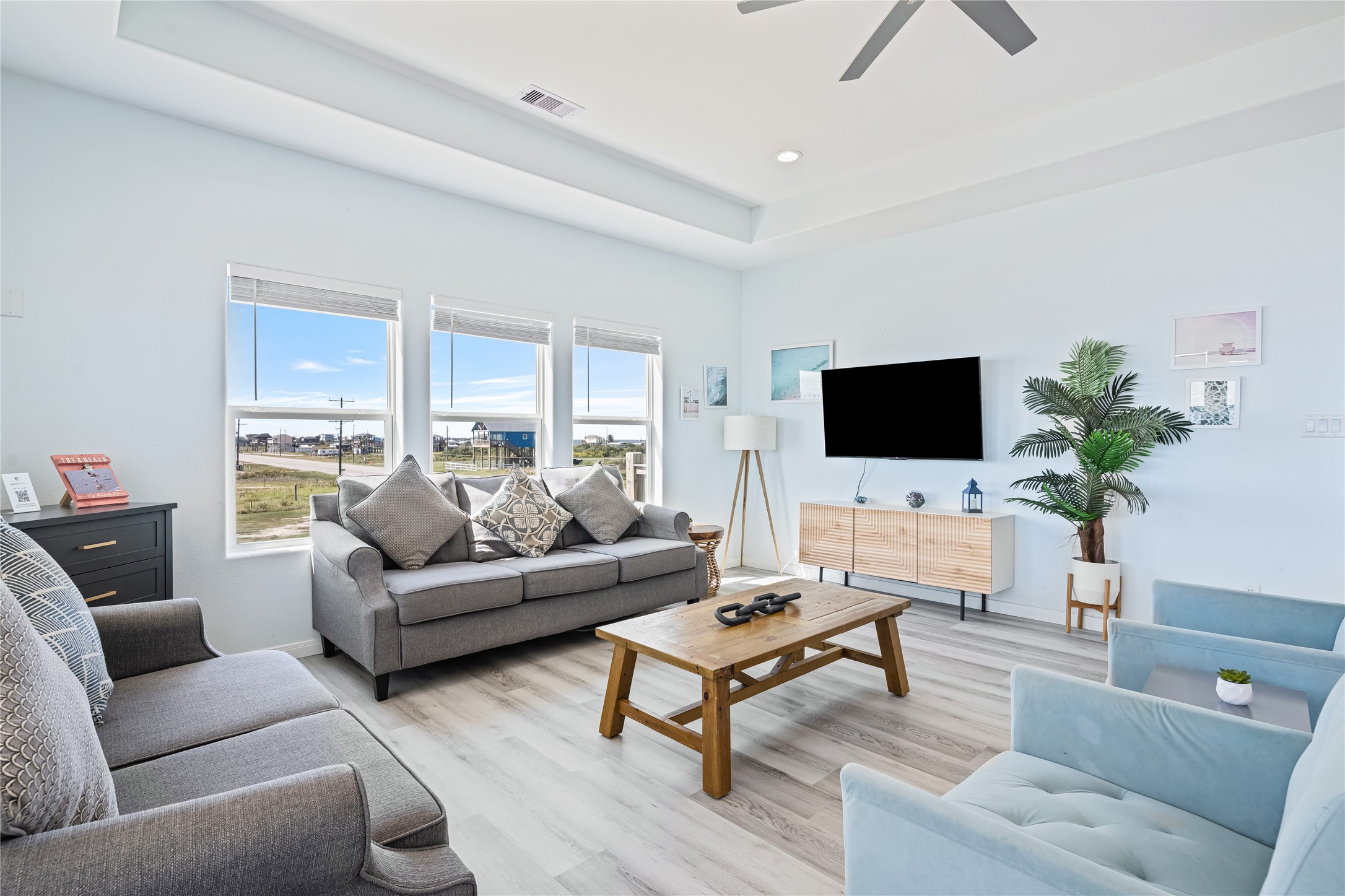 992 Hilton Head, Gilchrist, TX 77617
