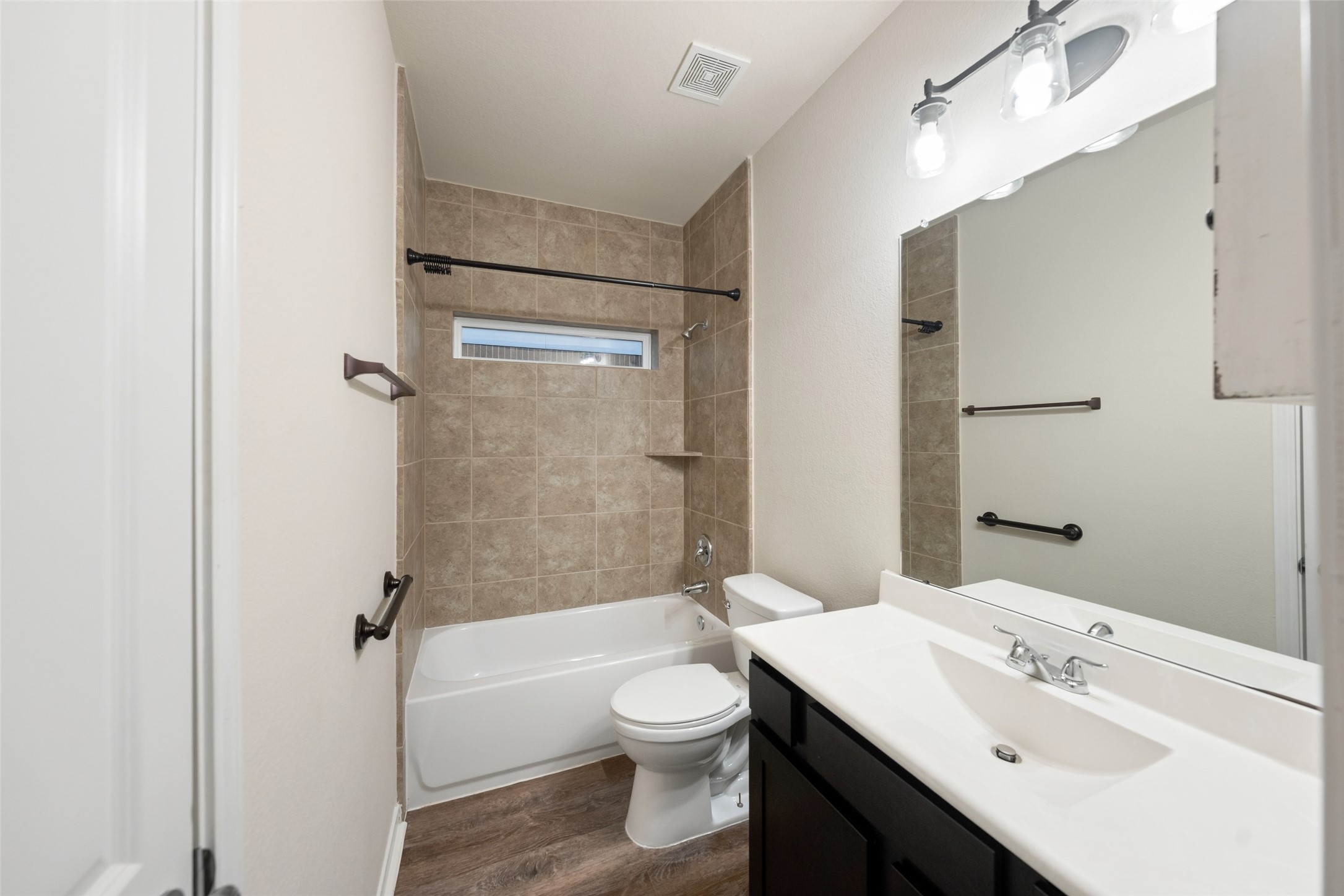 5182 Echo Falls Drive, Alvin, TX 77511