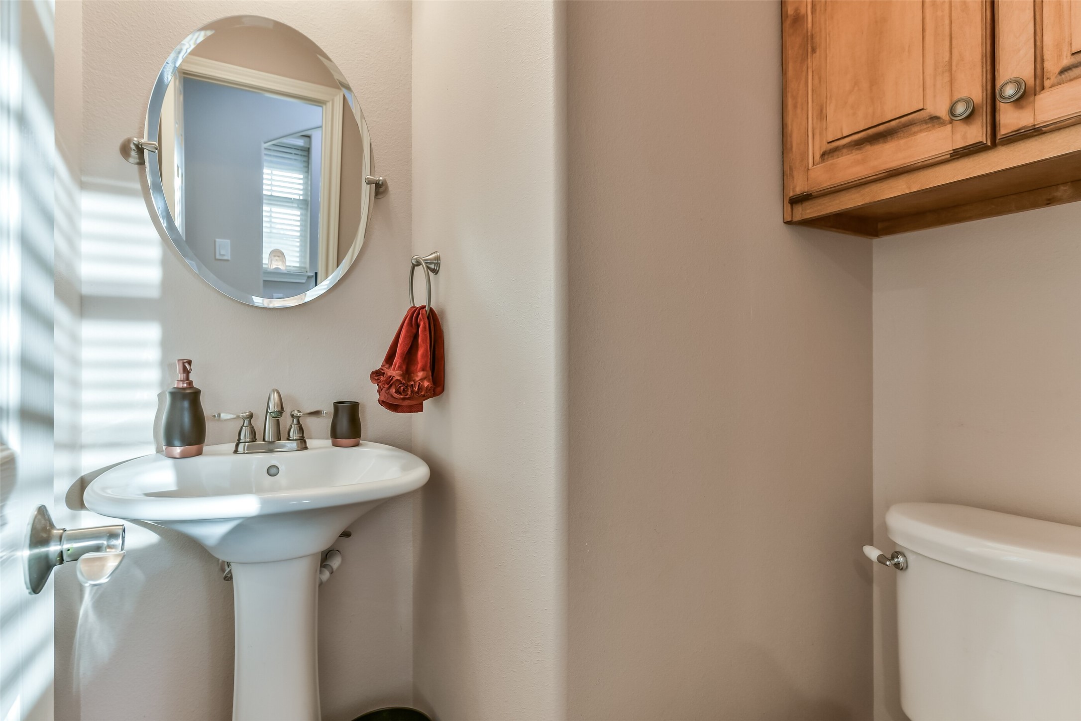 Half bathroom for guest