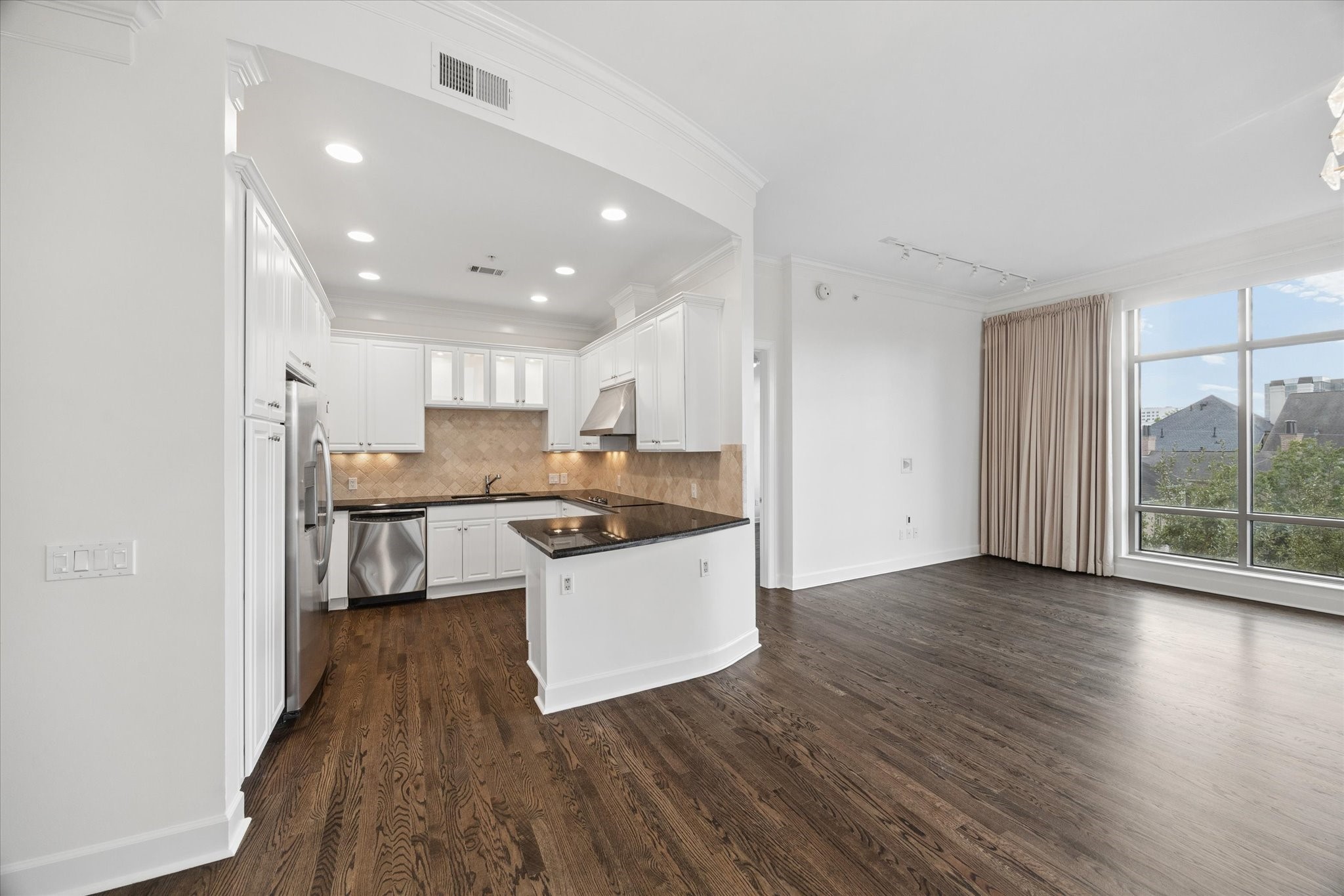 2211 Briarglen Drive, #508, Houston, TX 77027