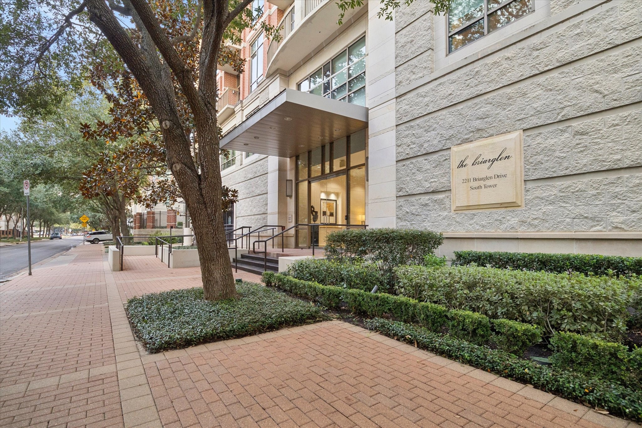 2211 Briarglen Drive, #508, Houston, TX 77027