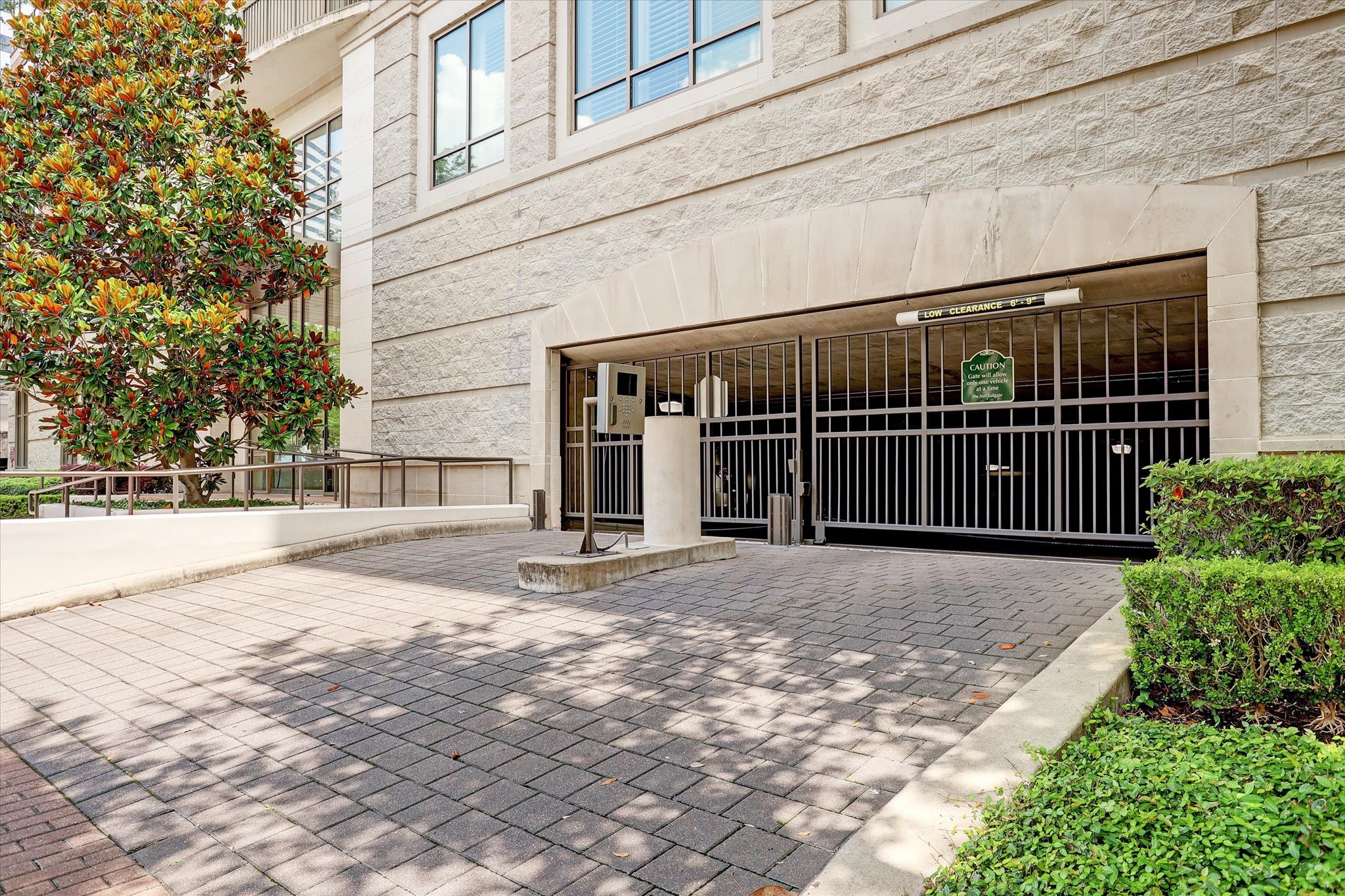 2211 Briarglen Drive, #508, Houston, TX 77027