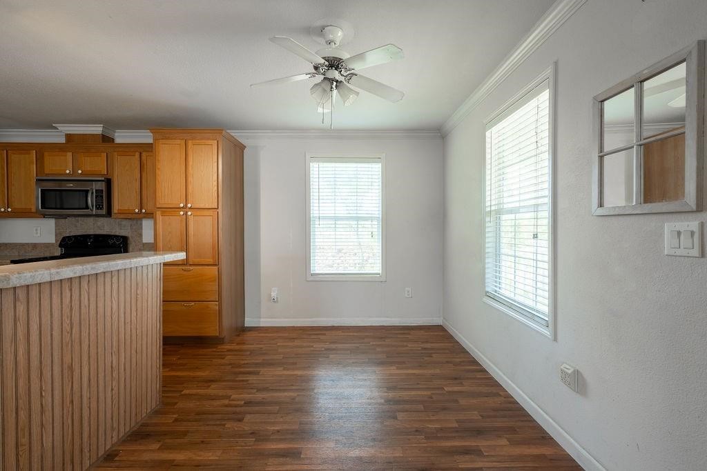 635 8th Street, San Leon, TX 77539