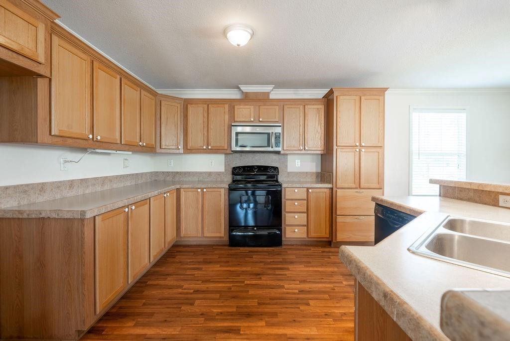 635 8th Street, San Leon, TX 77539