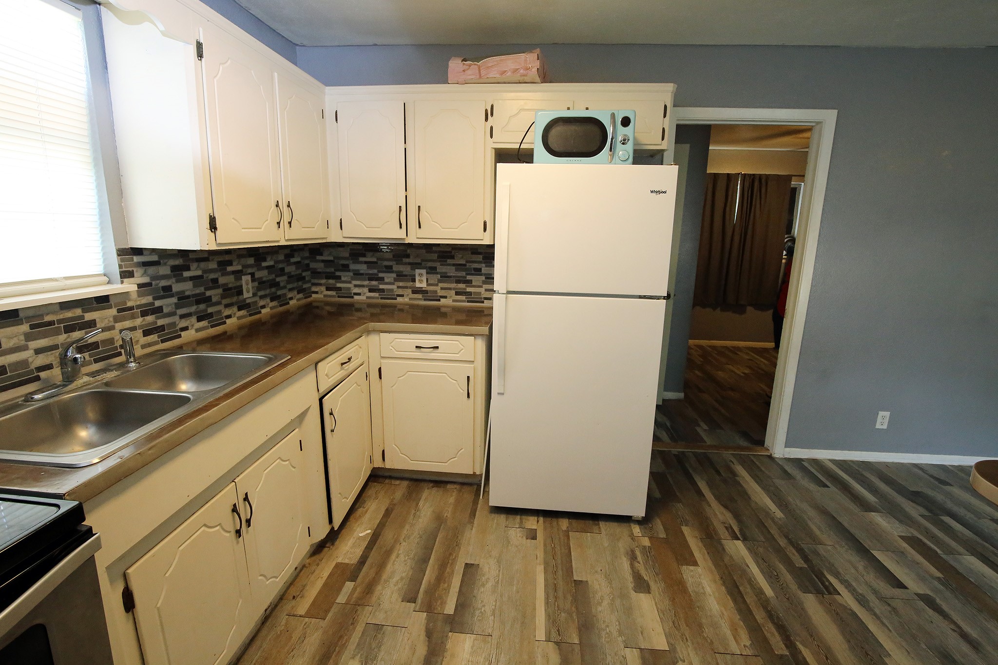 Kitchen with lots of cabinet space!