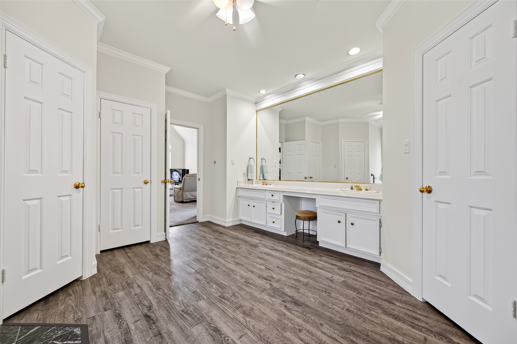 Primary bath full view