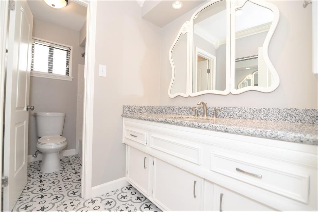 13550 Brook Hollow Drive, Sugar Land, TX 77498