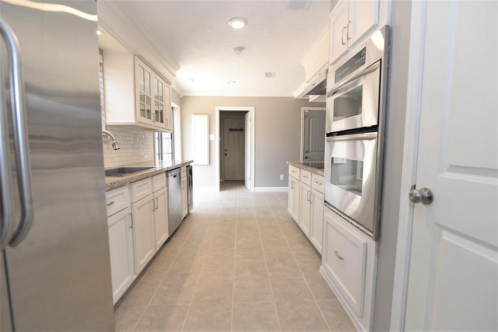 13550 Brook Hollow Drive, Sugar Land, TX 77498