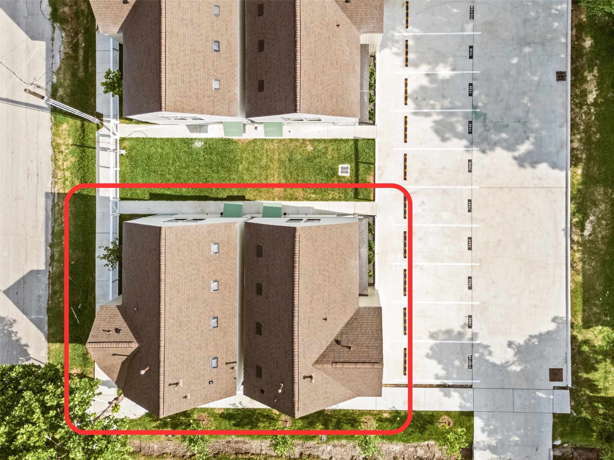 Over 3,000 SF of living Over 3,000 SF of living
