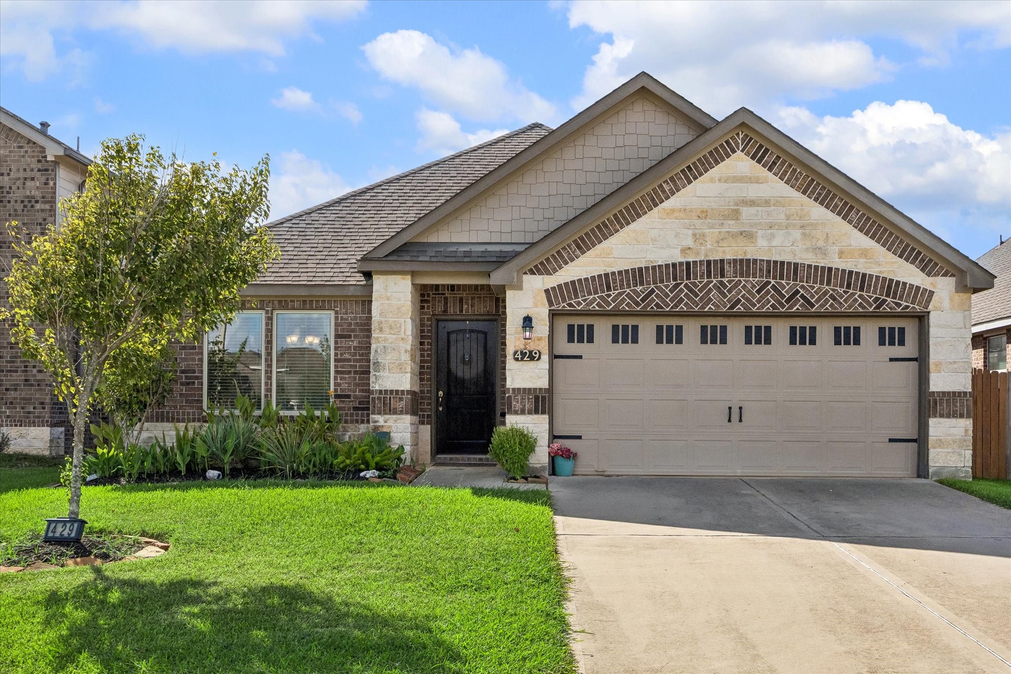 429 Lake Line Drive, Alvin, TX 77511