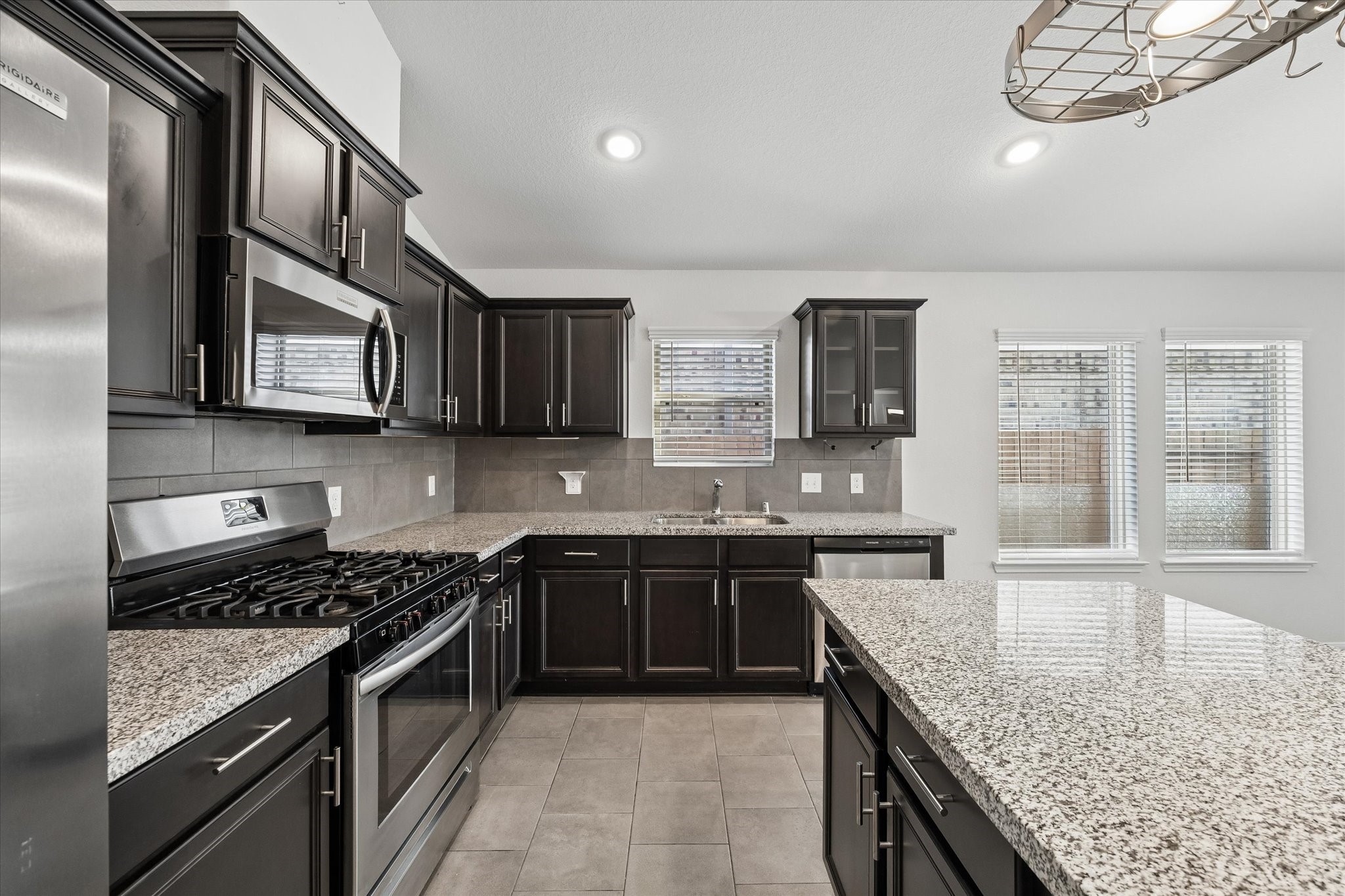 429 Lake Line Drive, Alvin, TX 77511 429 Lake Line Drive, Alvin, TX 77511