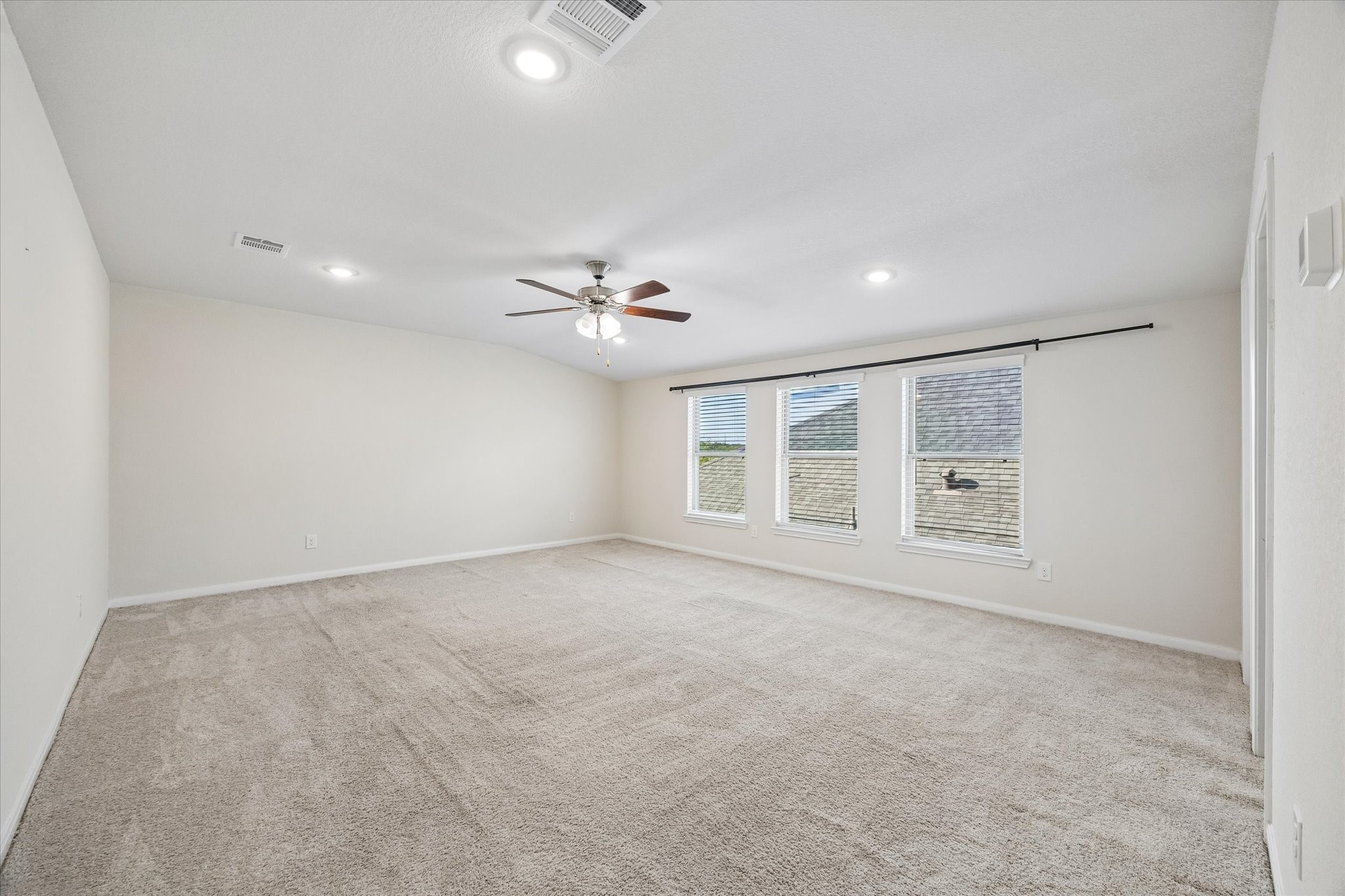 429 Lake Line Drive, Alvin, TX 77511