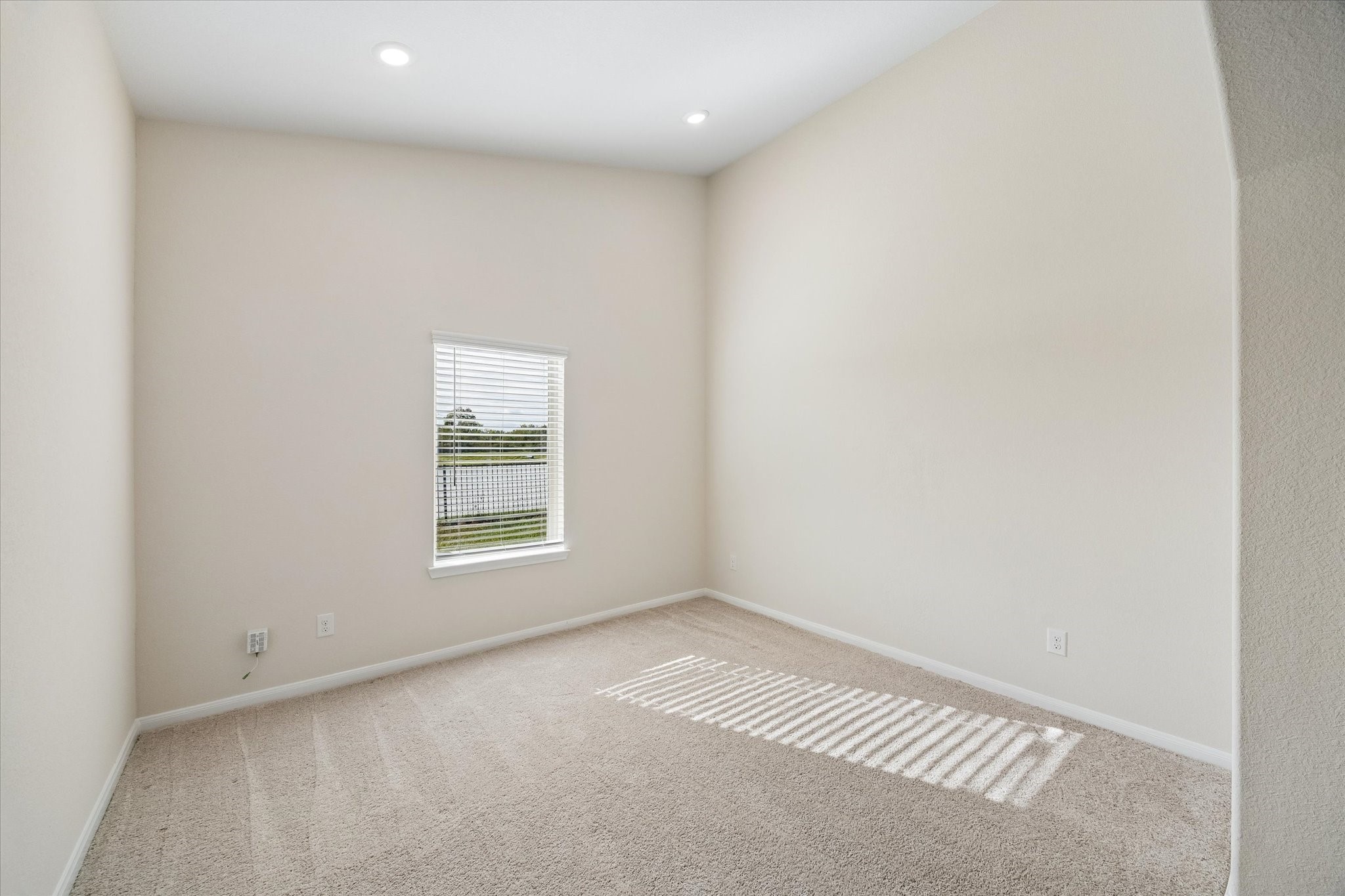 429 Lake Line Drive, Alvin, TX 77511