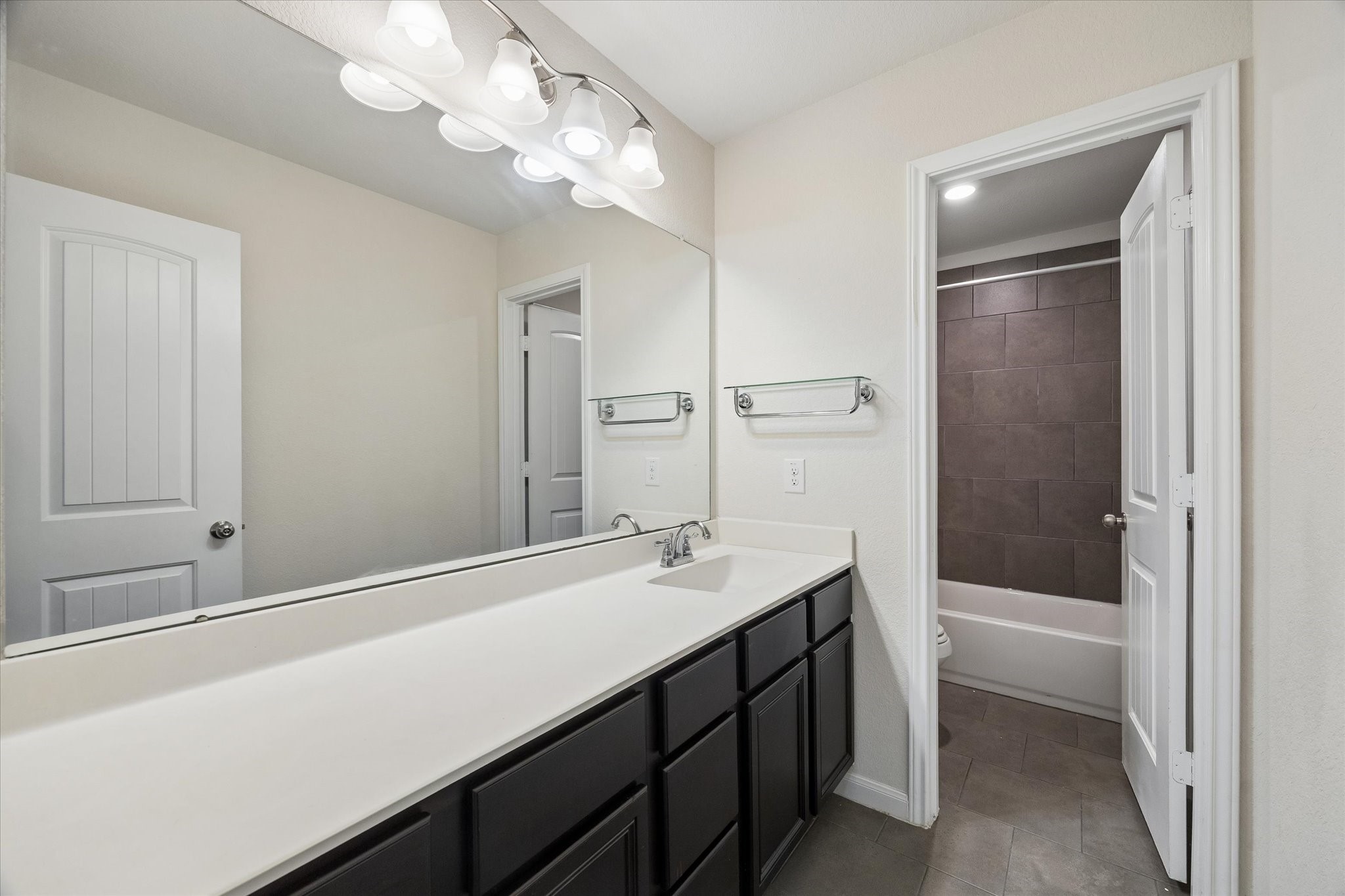 429 Lake Line Drive, Alvin, TX 77511