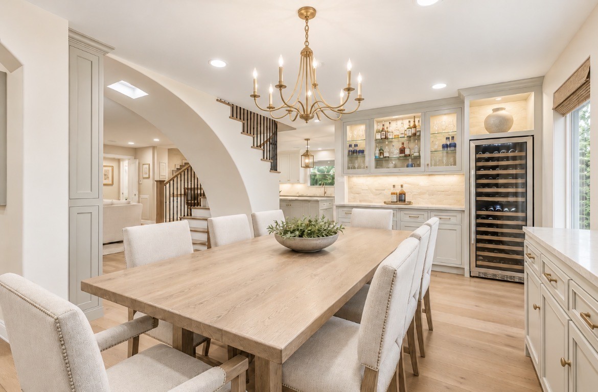 Virtually reimagined dining/bar