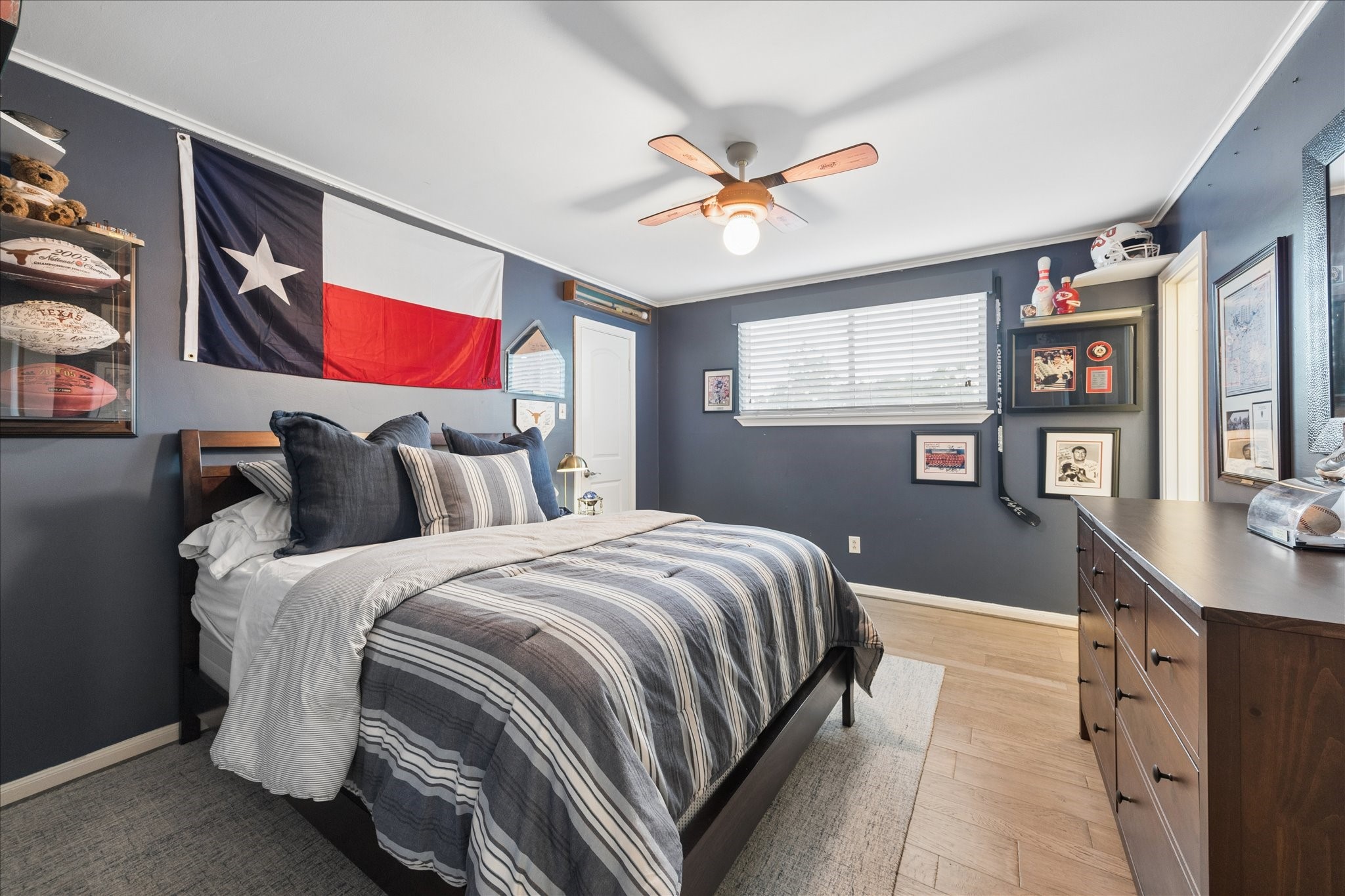 Upstairs, guest room #2