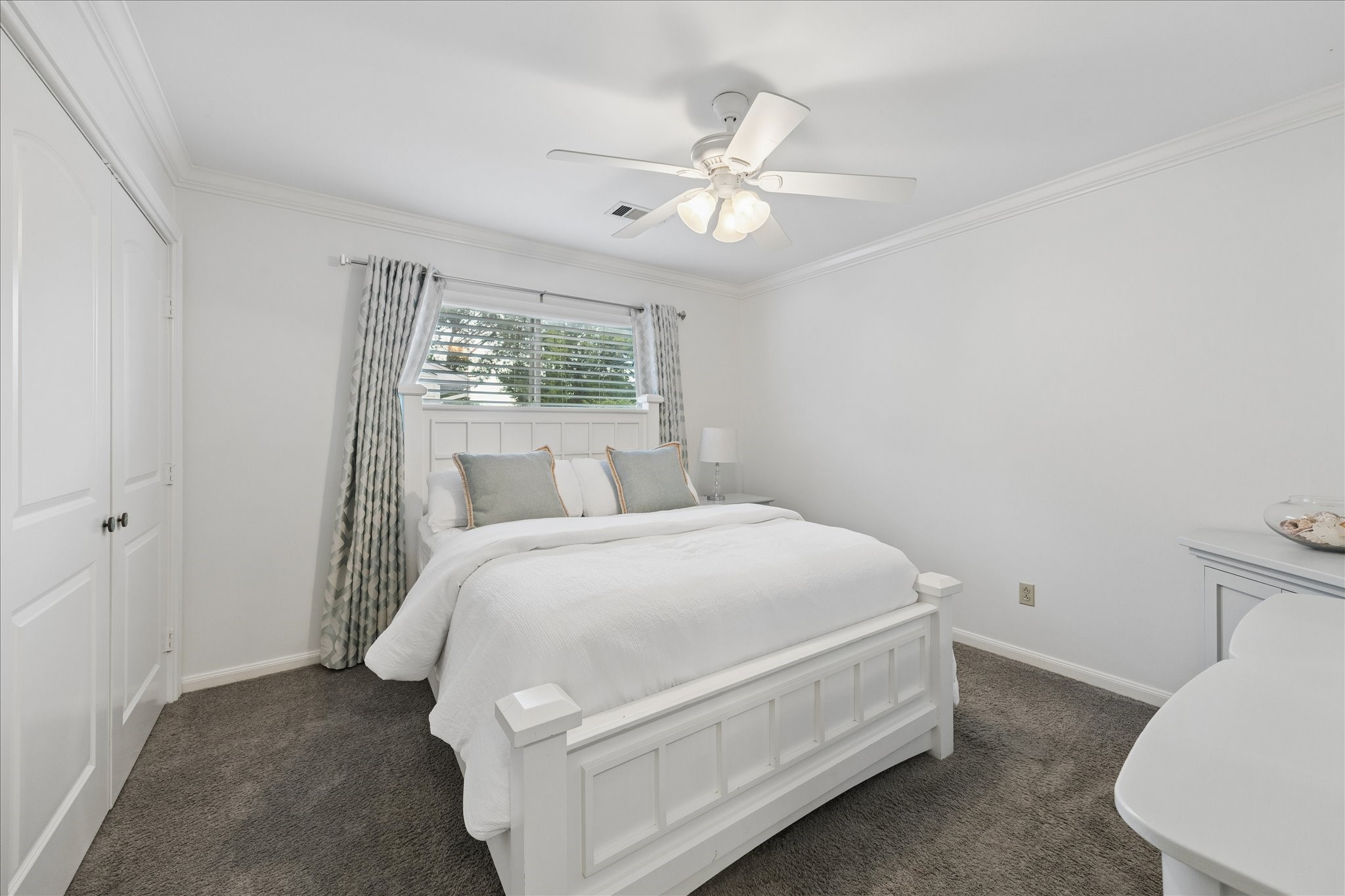 Upstairs guest room #1