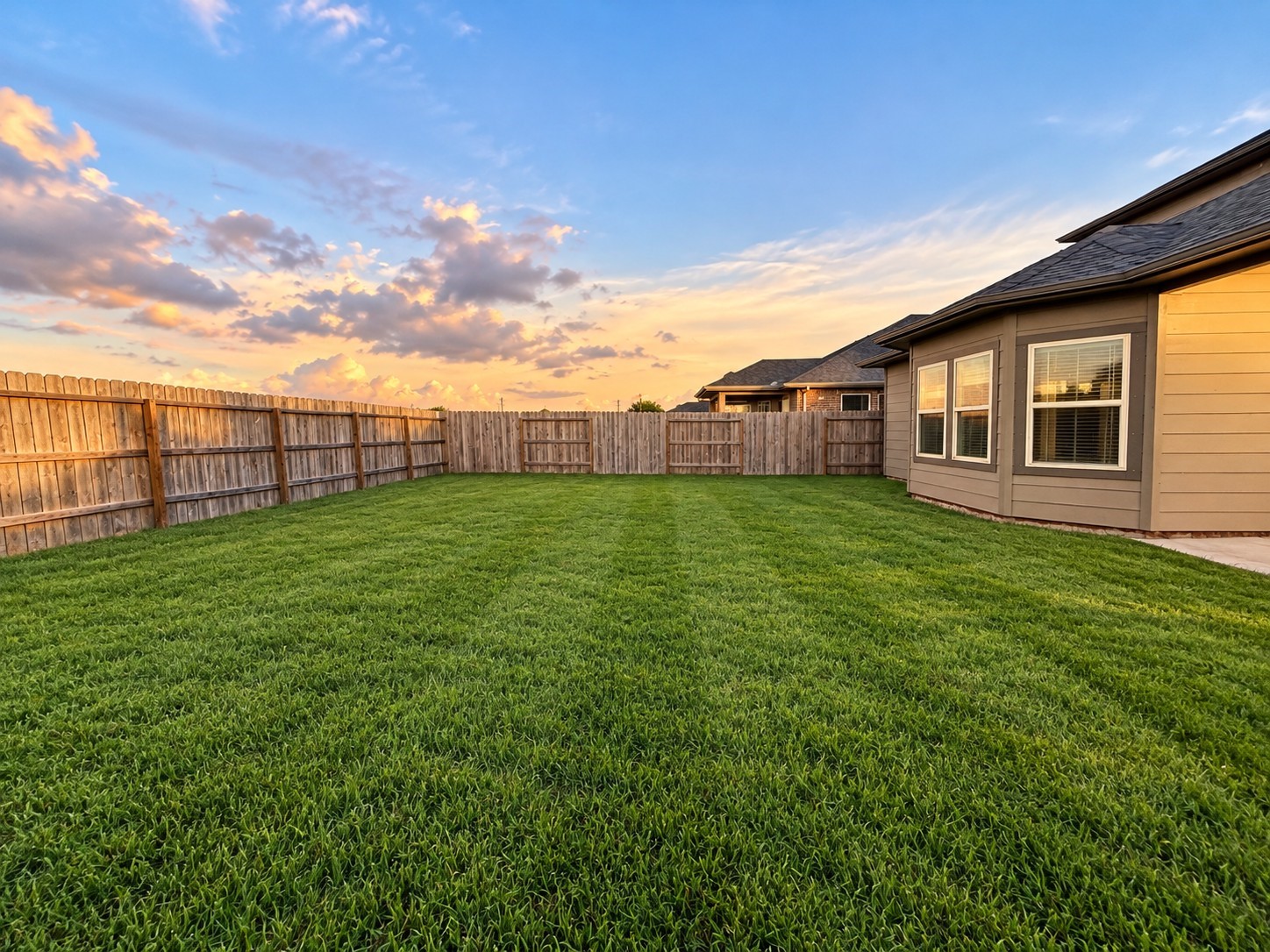 10012 Deussen Lane, Texas City, TX 77591