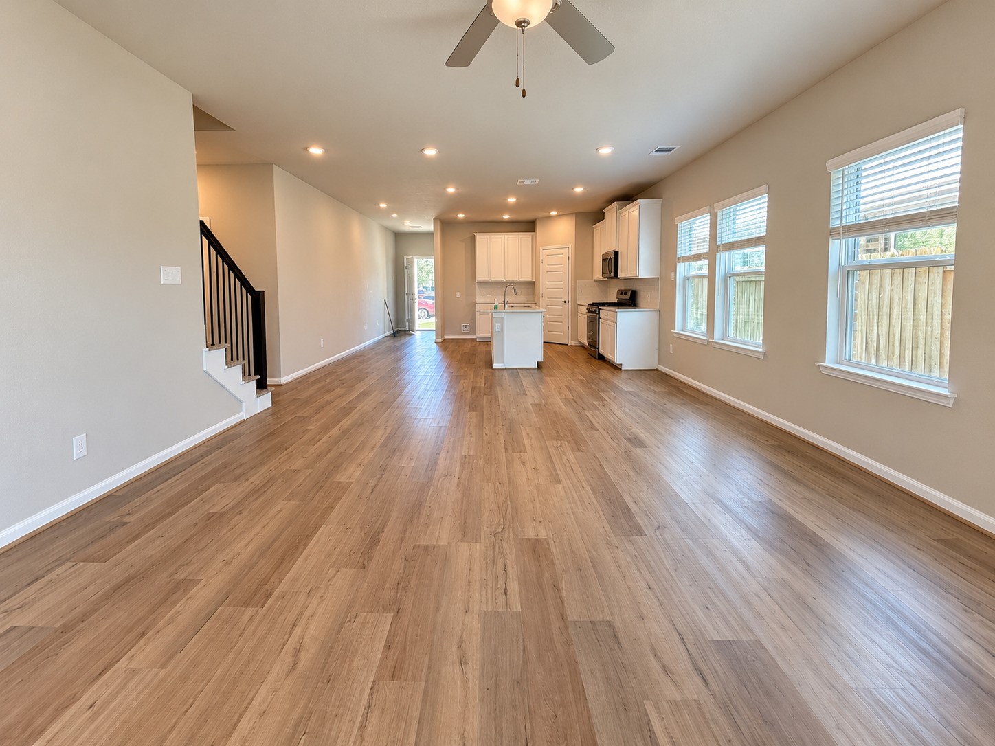 10012 Deussen Lane, Texas City, TX 77591
