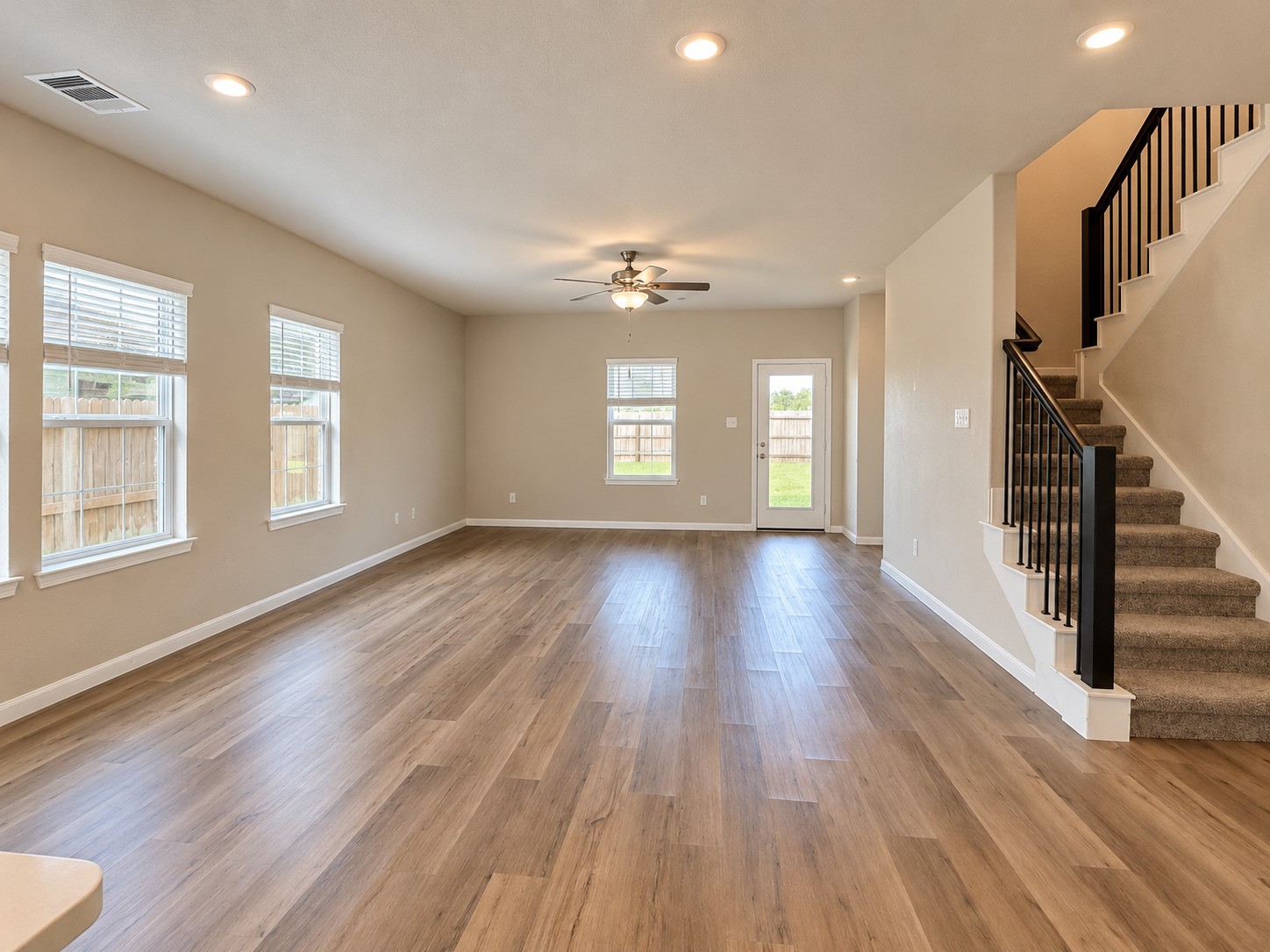 10012 Deussen Lane, Texas City, TX 77591