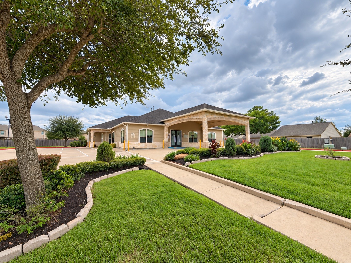Community Event Center | Beautifully Maintained Grounds & Resident Amenities