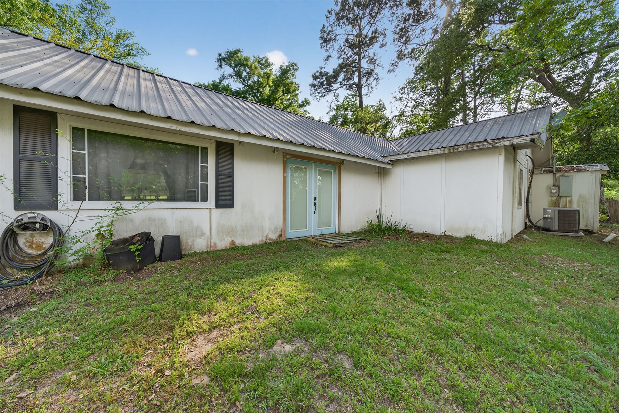 15185 Travis Lane, Willis, TX 77378