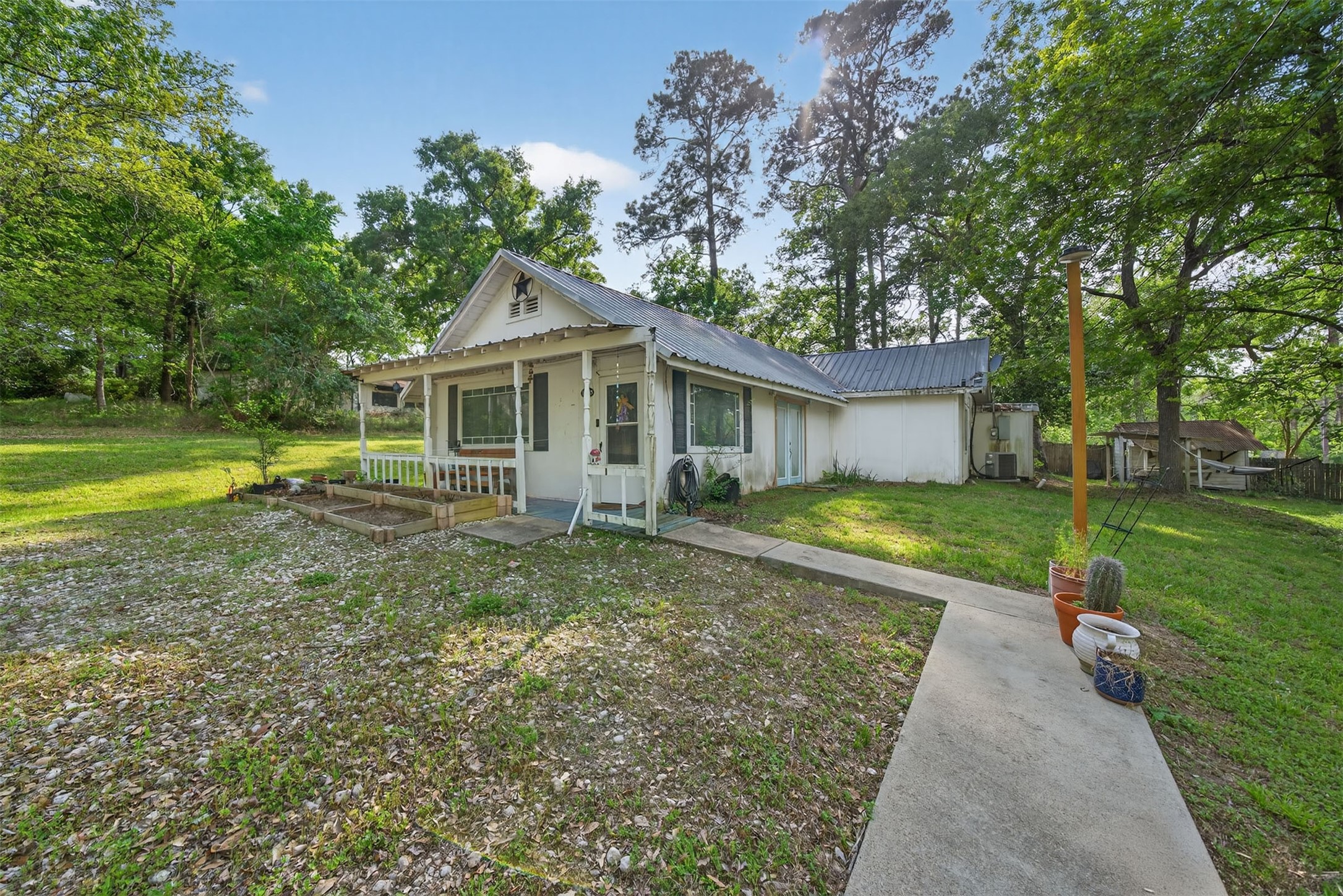 15185 Travis Lane, Willis, TX 77378