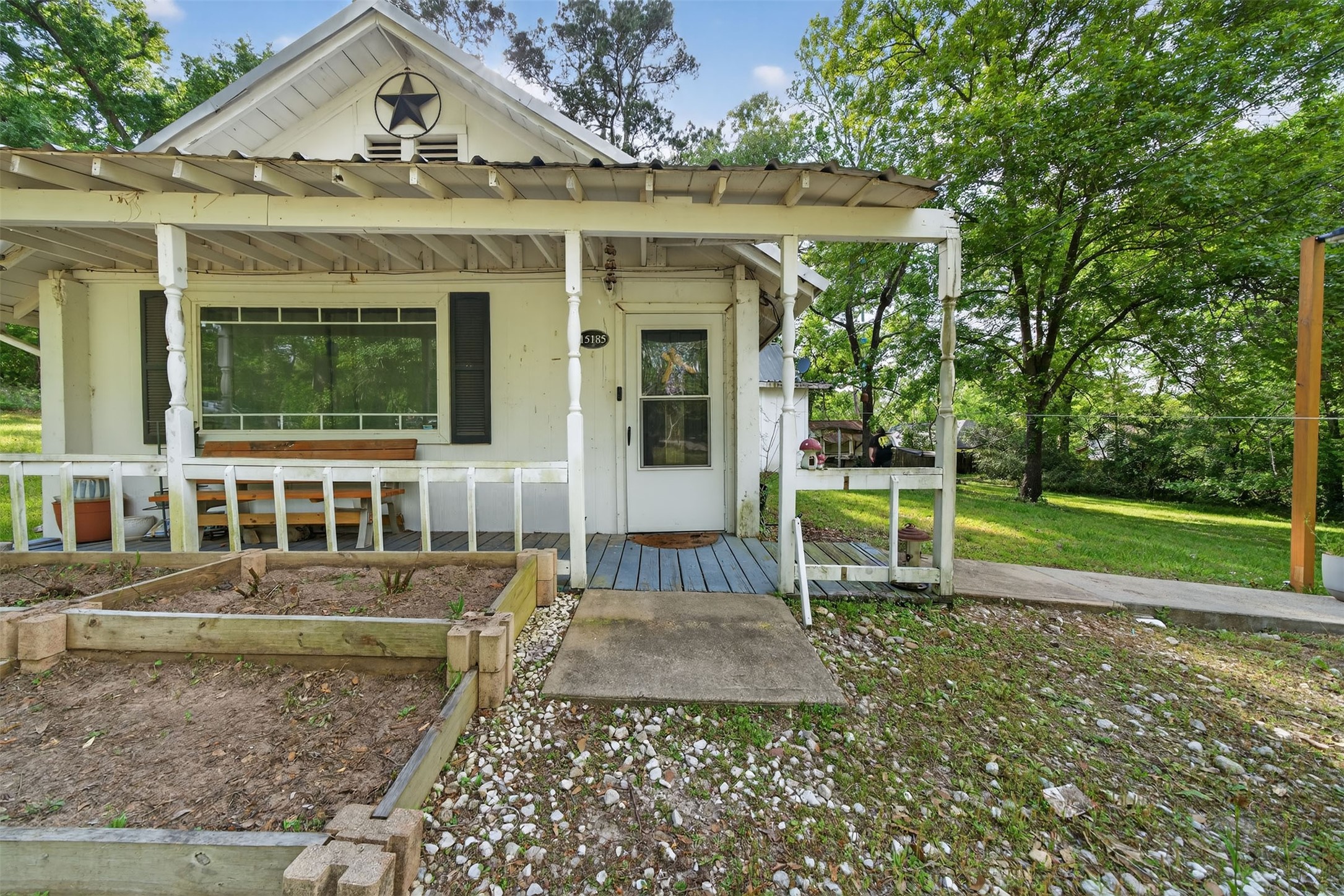 15185 Travis Lane, Willis, TX 77378