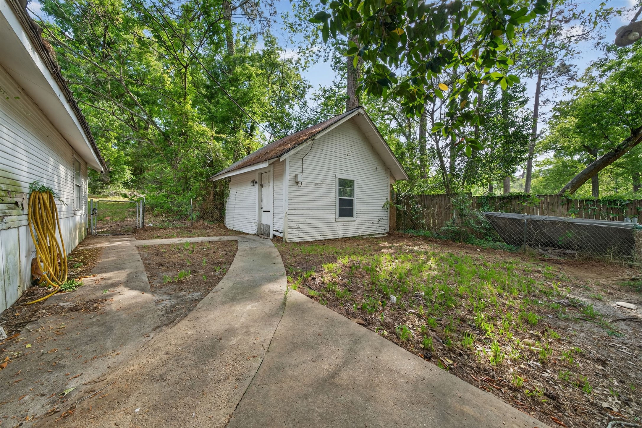 15185 Travis Lane, Willis, TX 77378