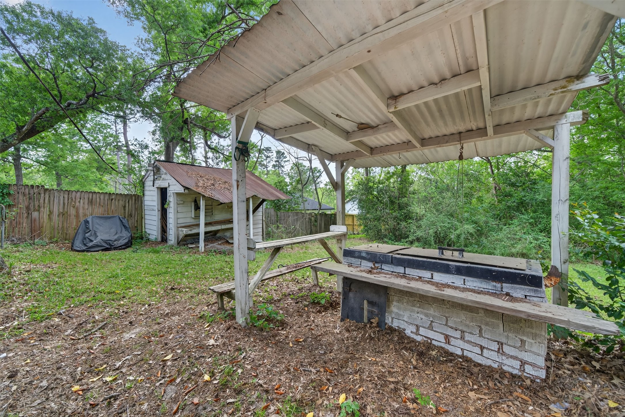 15185 Travis Lane, Willis, TX 77378