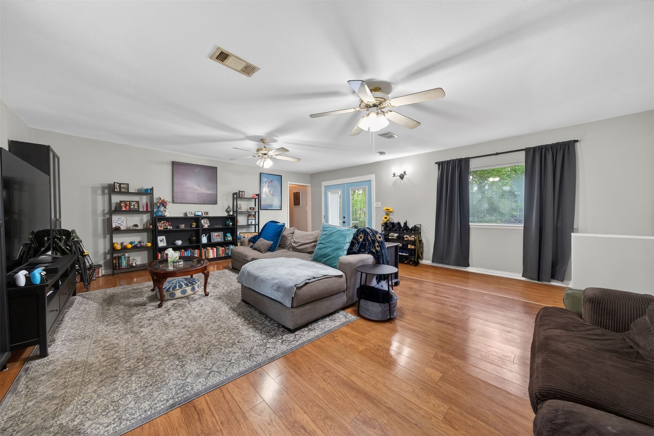 15185 Travis Lane, Willis, TX 77378