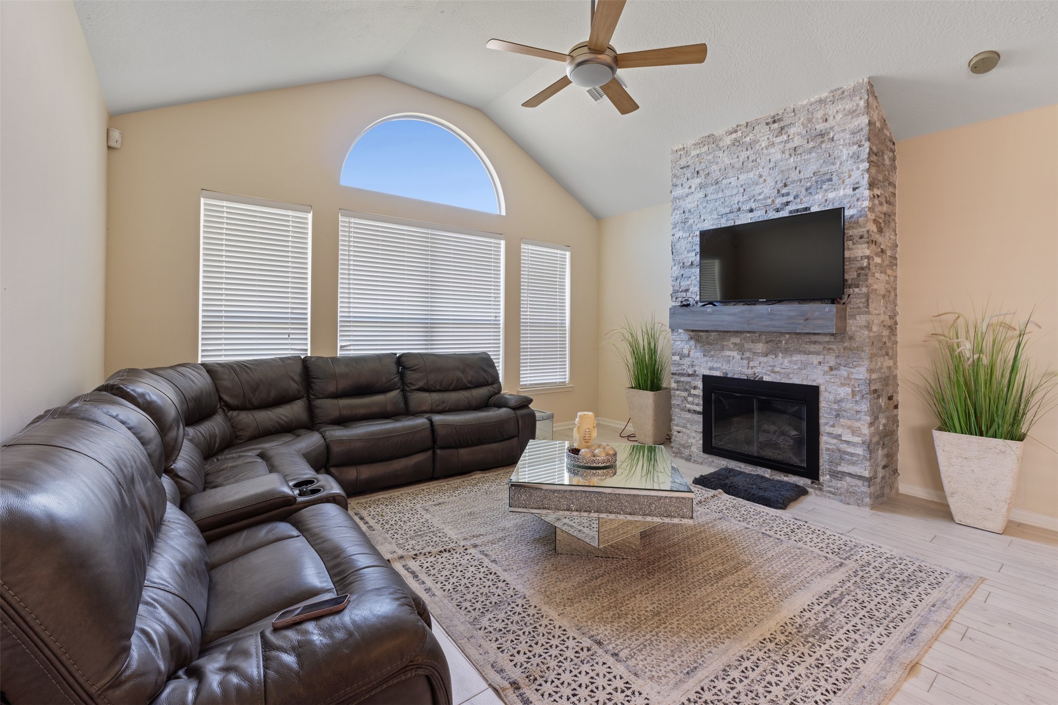 2603 Crystal Falls Drive, Pearland, TX 77584