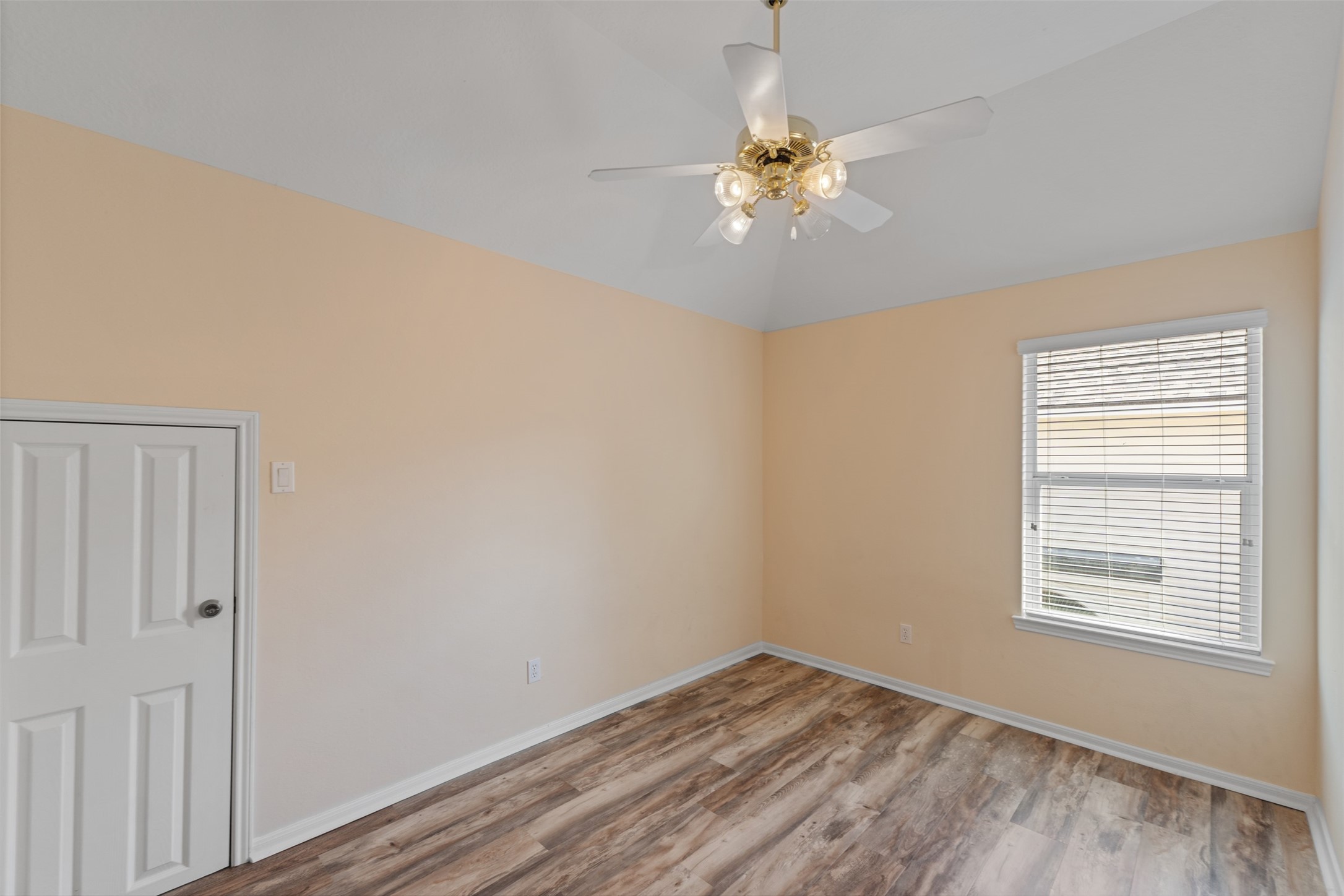 2603 Crystal Falls Drive, Pearland, TX 77584